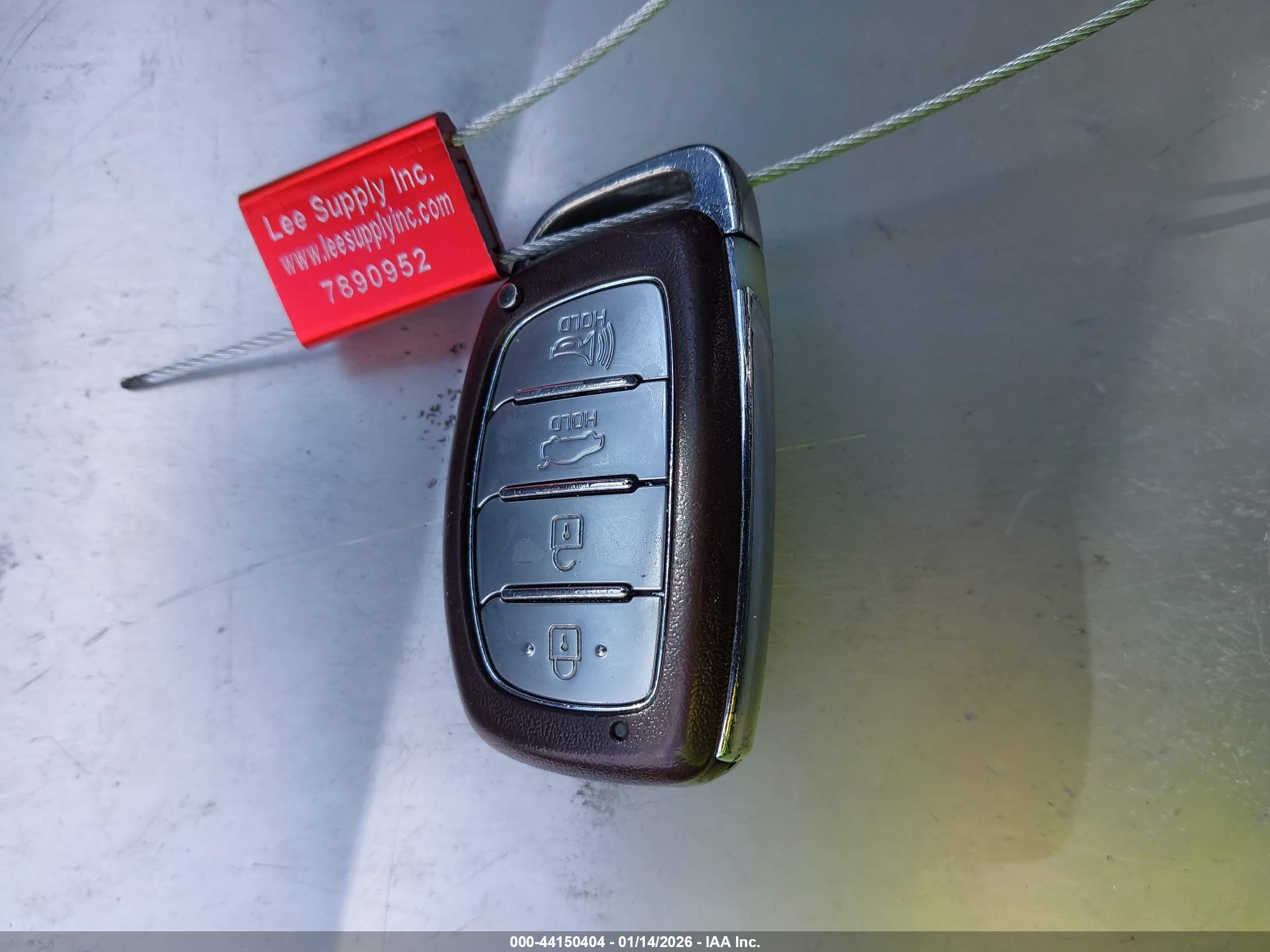 HYUNDAI ELANTRA image 11