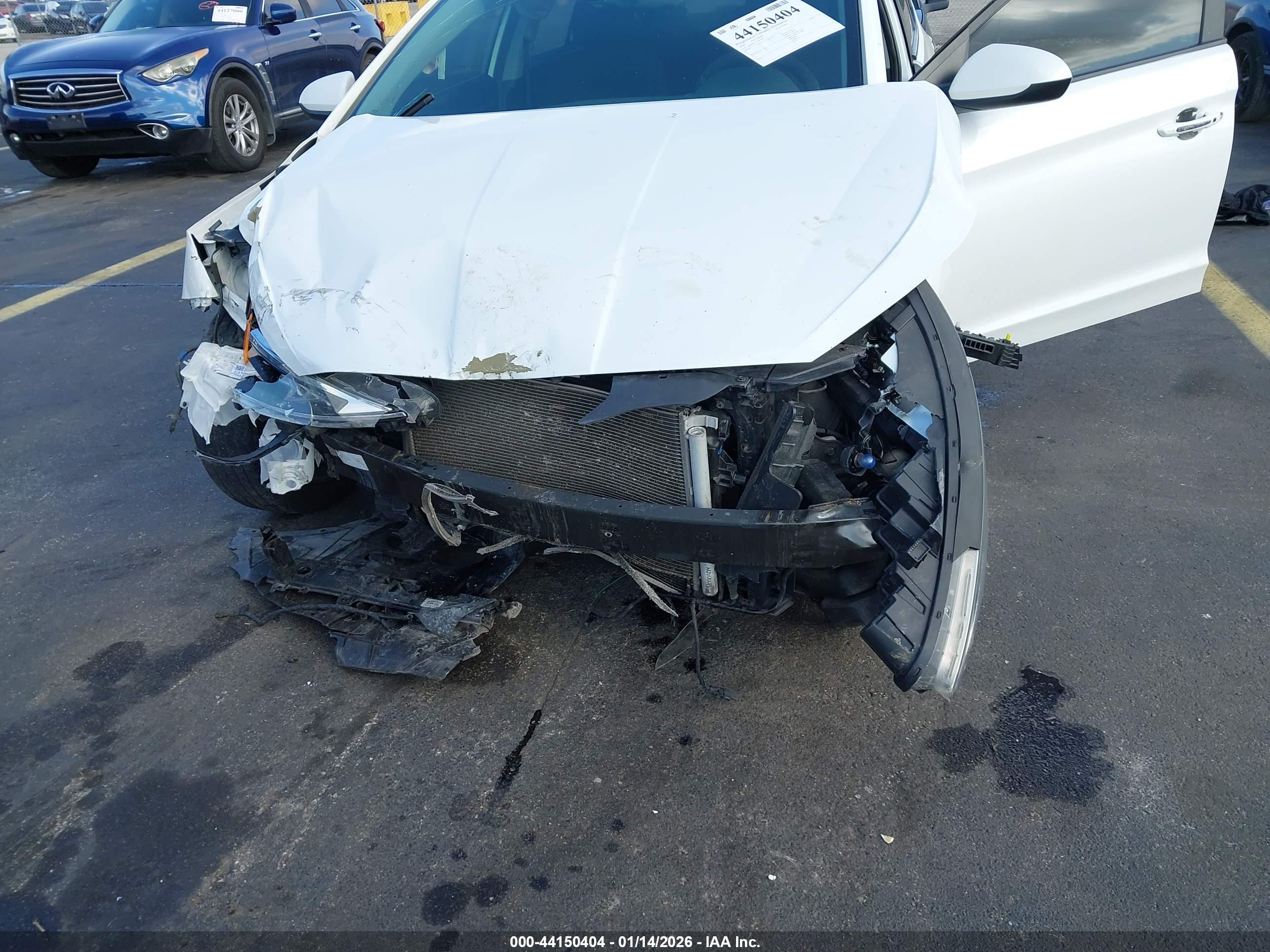 HYUNDAI ELANTRA image 6