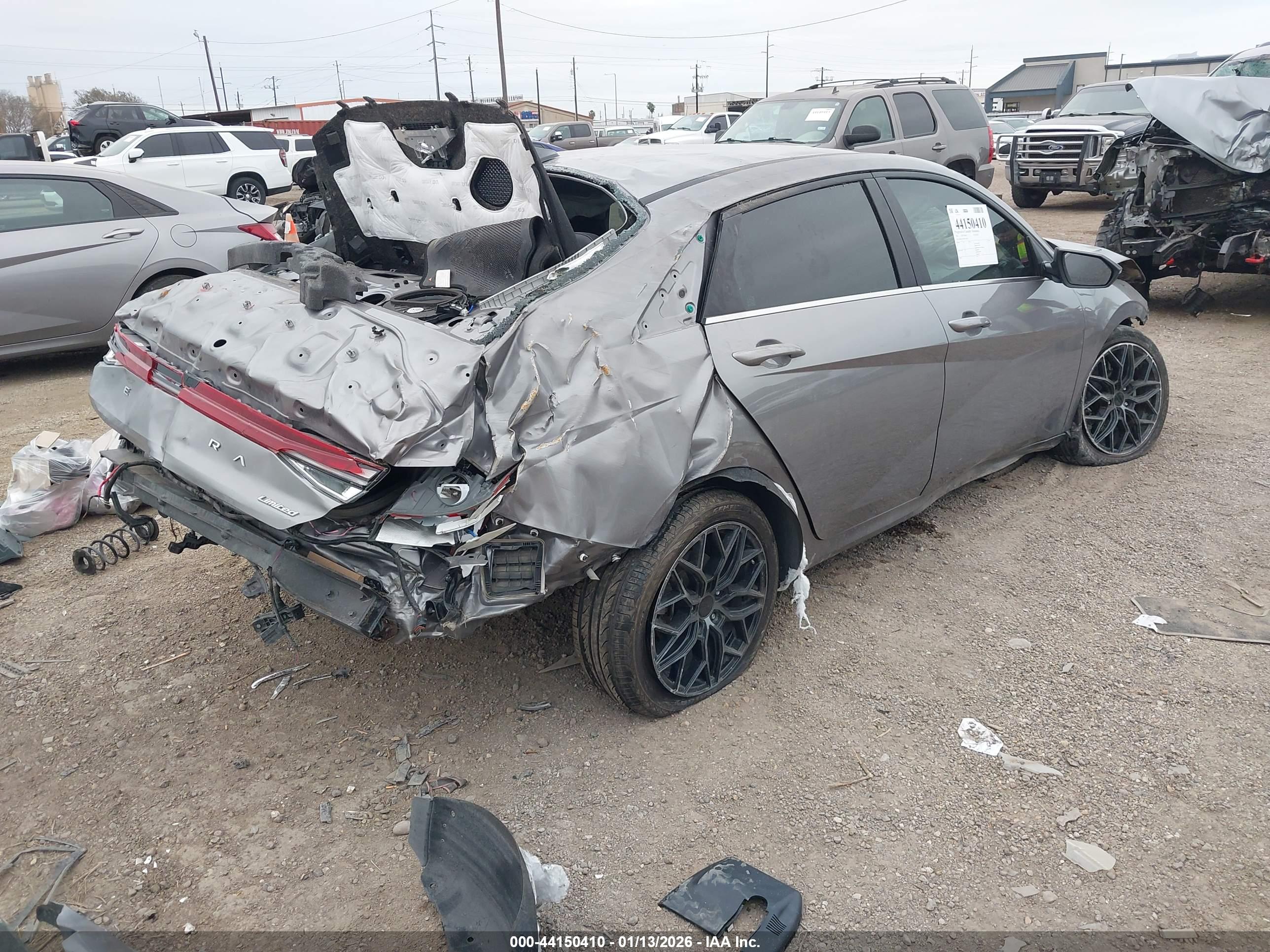 HYUNDAI ELANTRA image 4