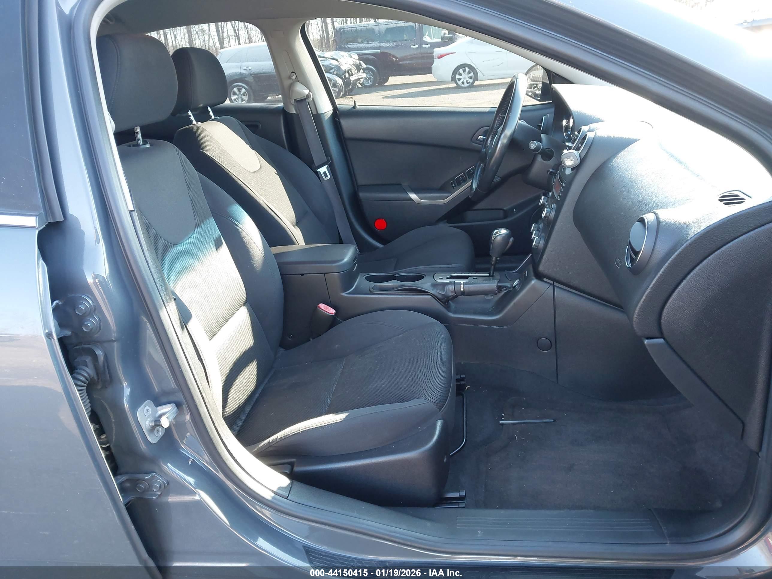 PONTIAC G6 image 5