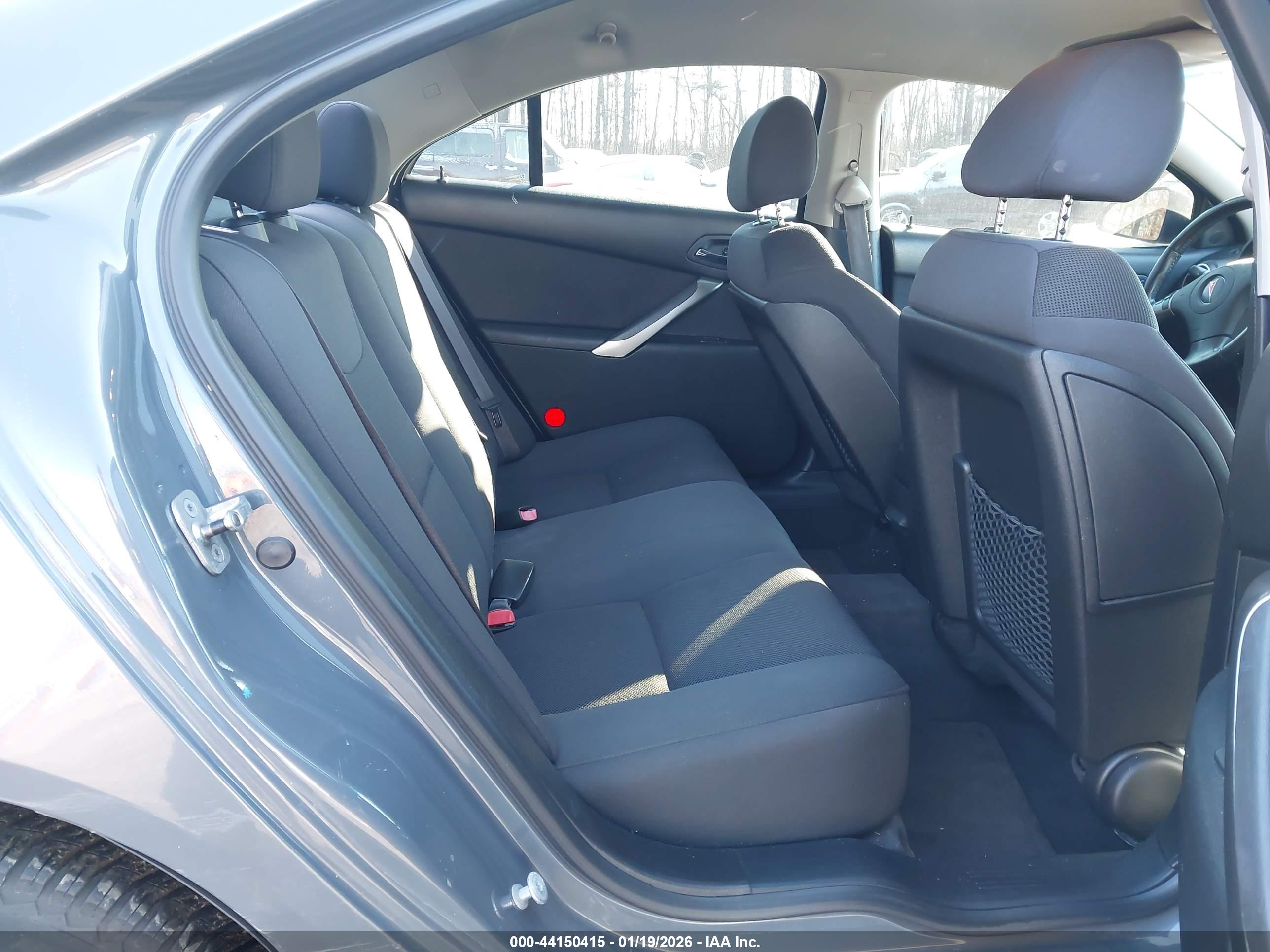 PONTIAC G6 image 8