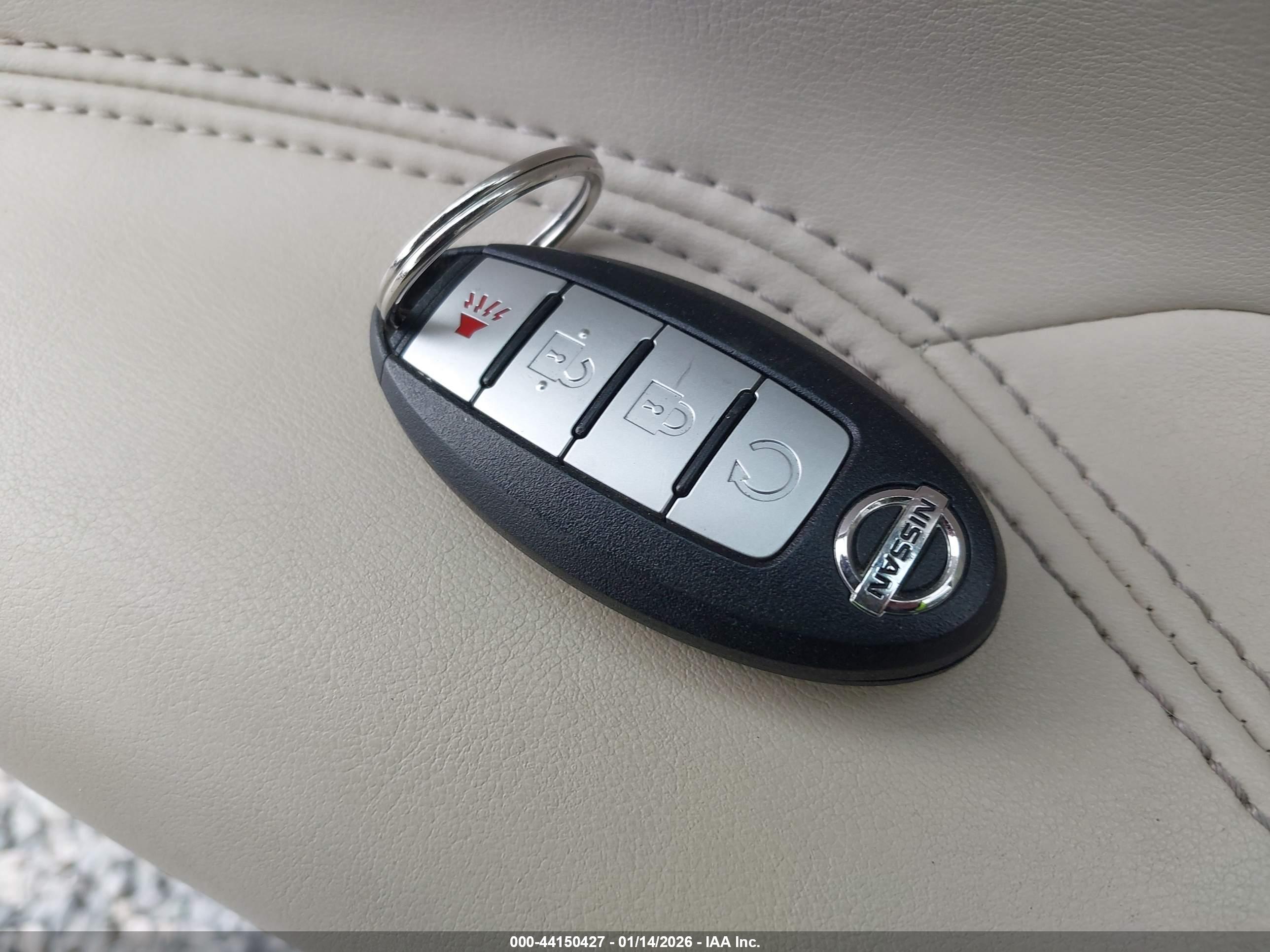 NISSAN MURANO image 11