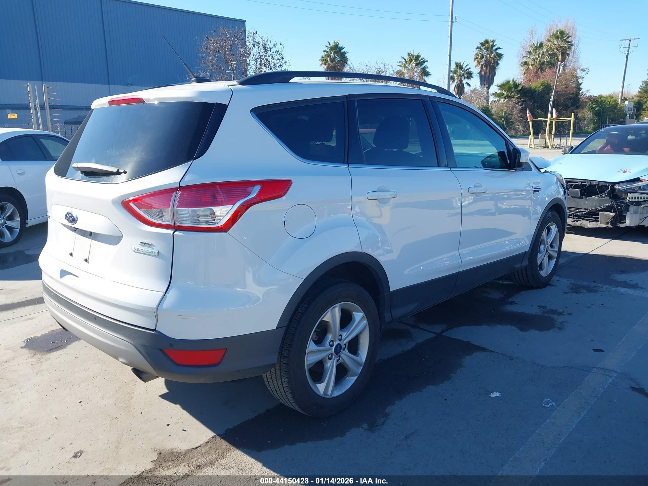 FORD ESCAPE image 4