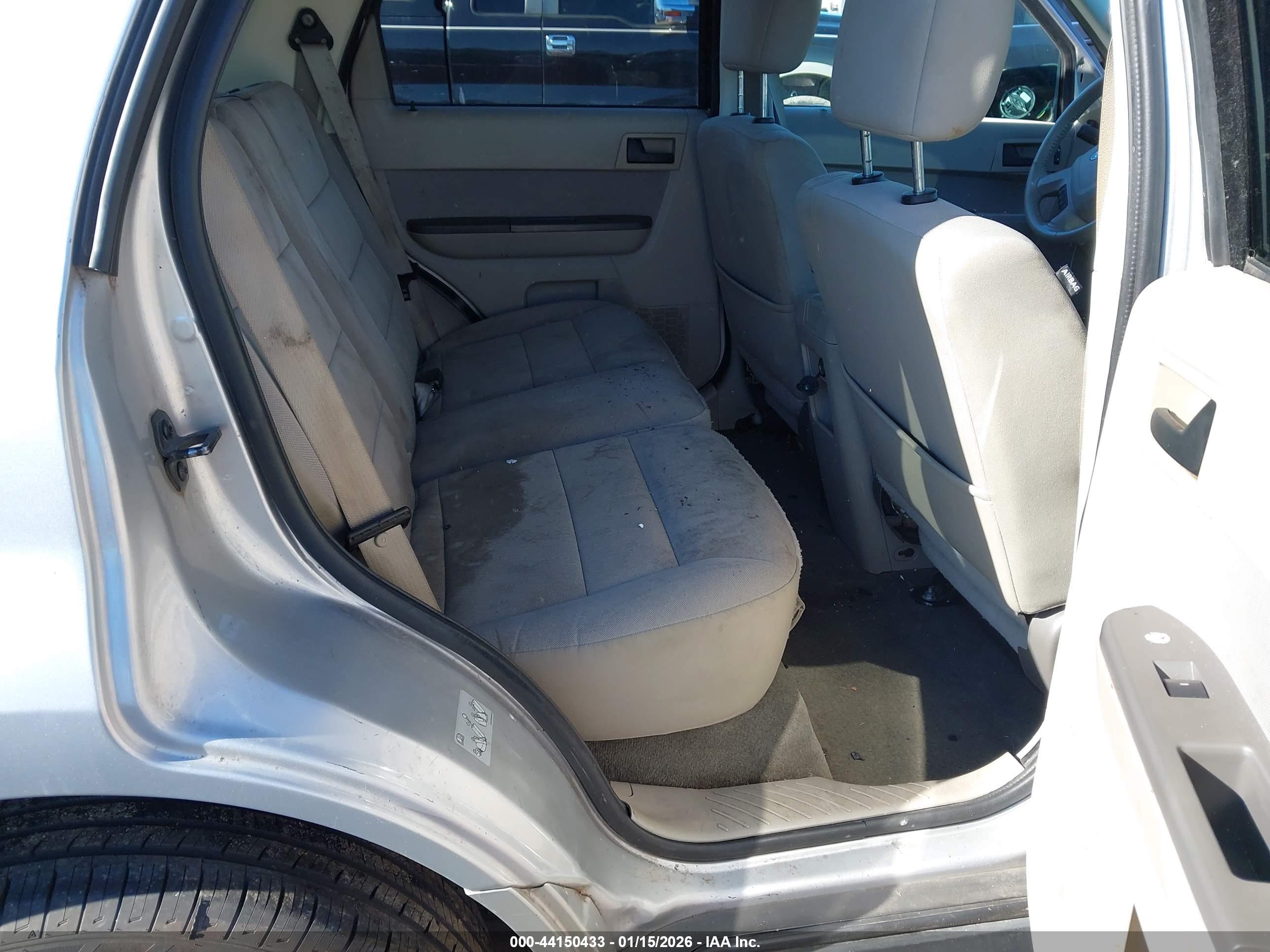 FORD ESCAPE image 8