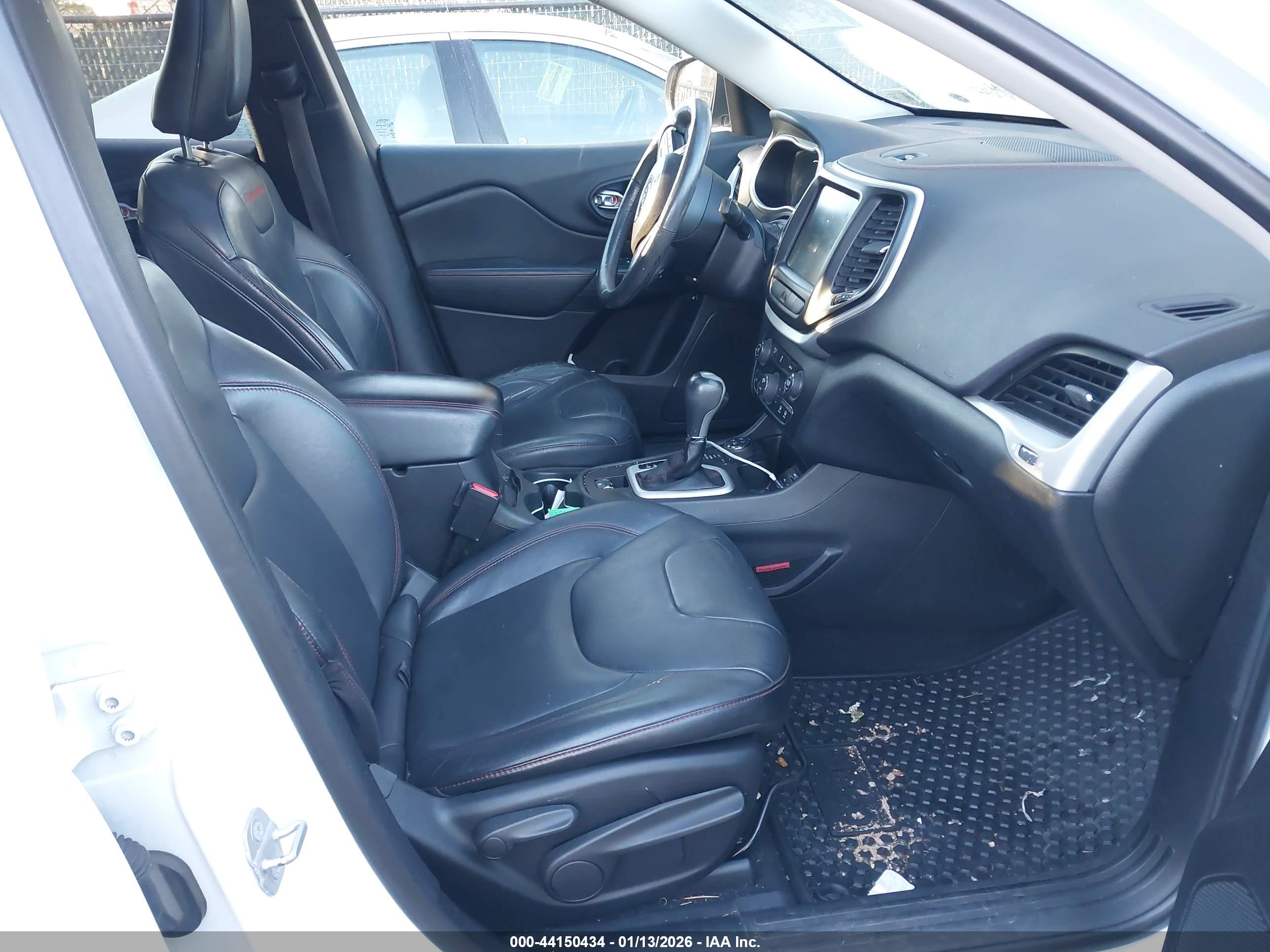 JEEP CHEROKEE image 5
