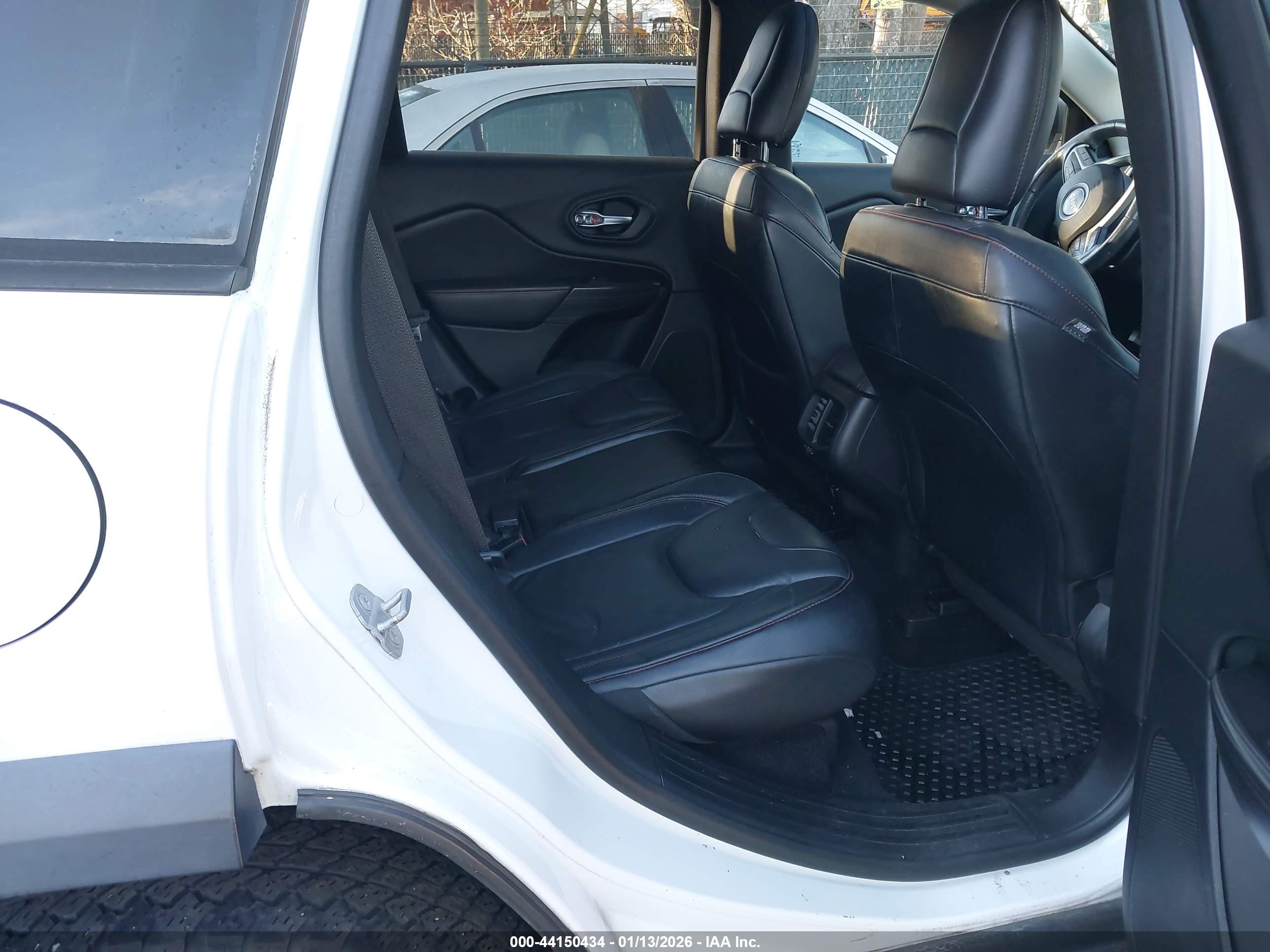 JEEP CHEROKEE image 8