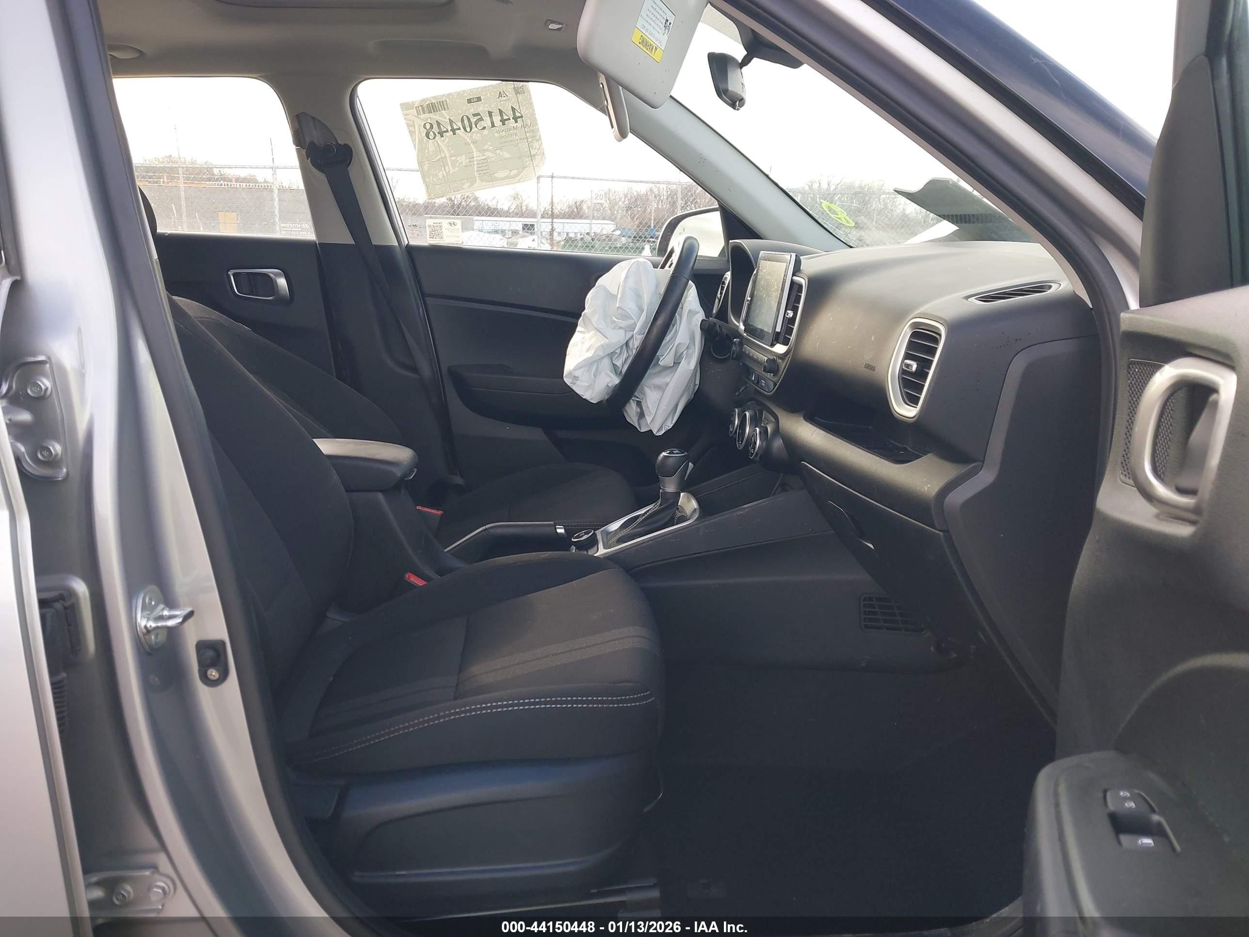 HYUNDAI VENUE image 5