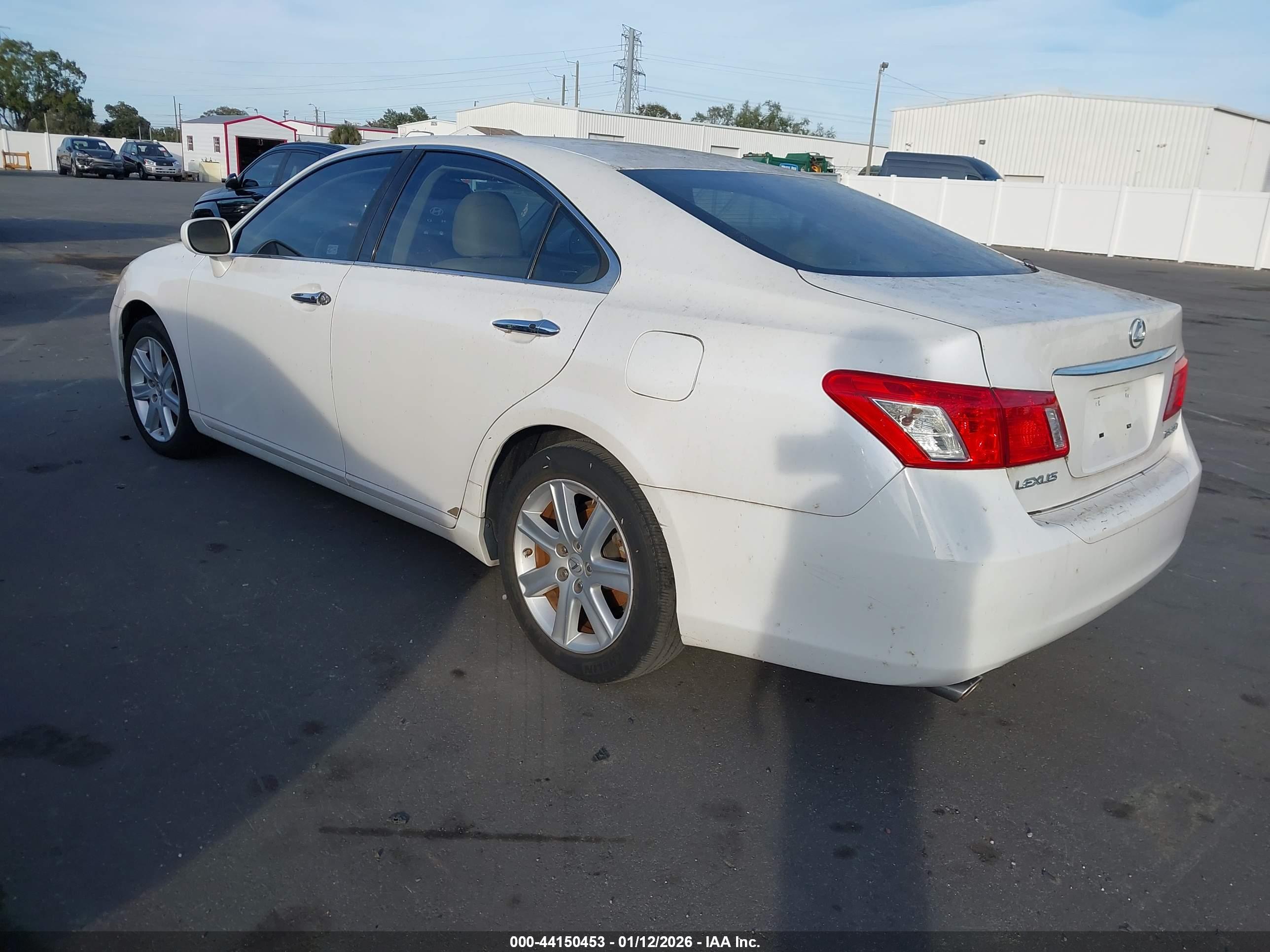 LEXUS ES image 3