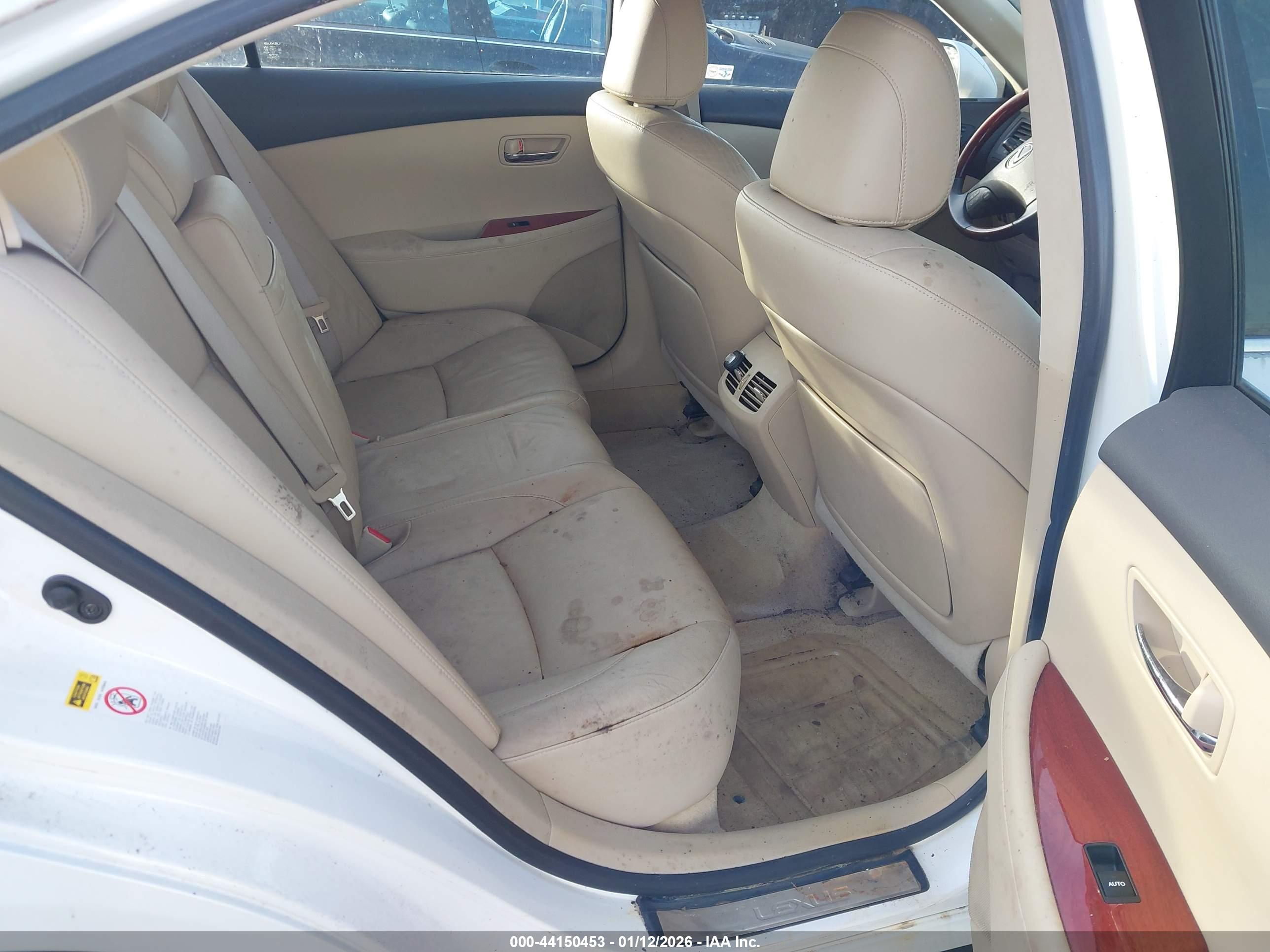 LEXUS ES image 8