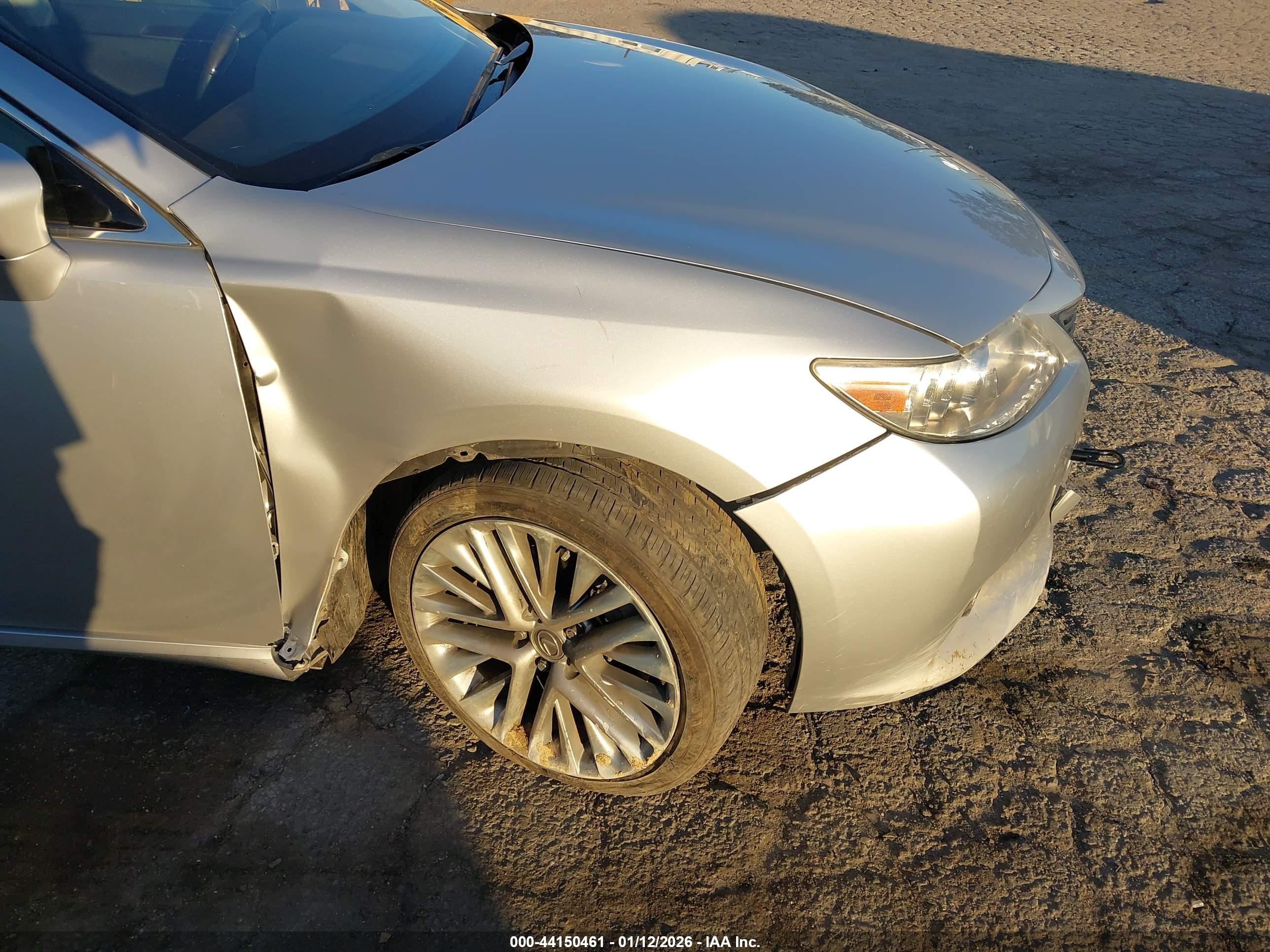 LEXUS ES image 6