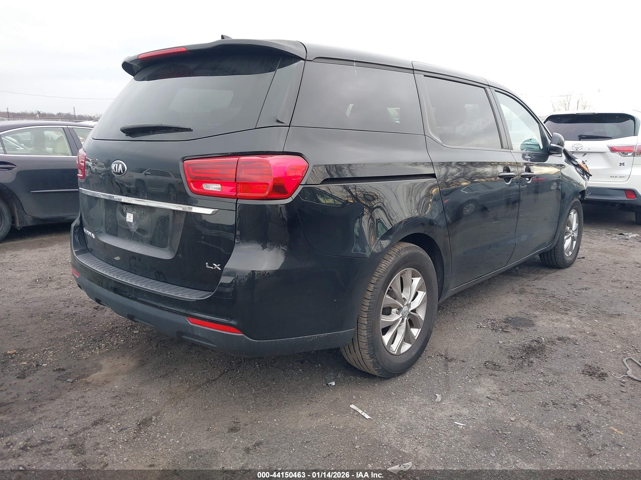 KIA SEDONA image 4