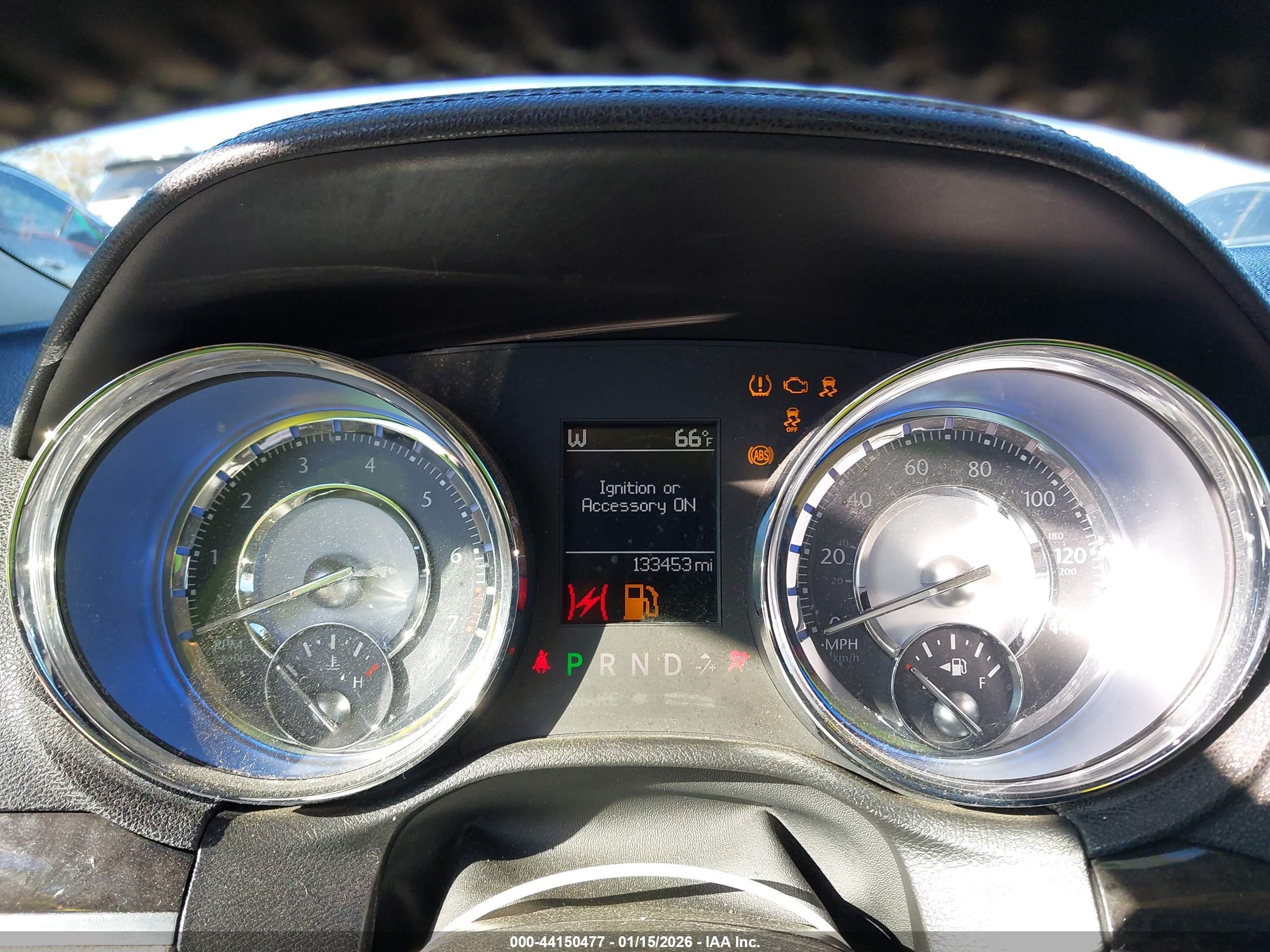 CHRYSLER 300 image 7