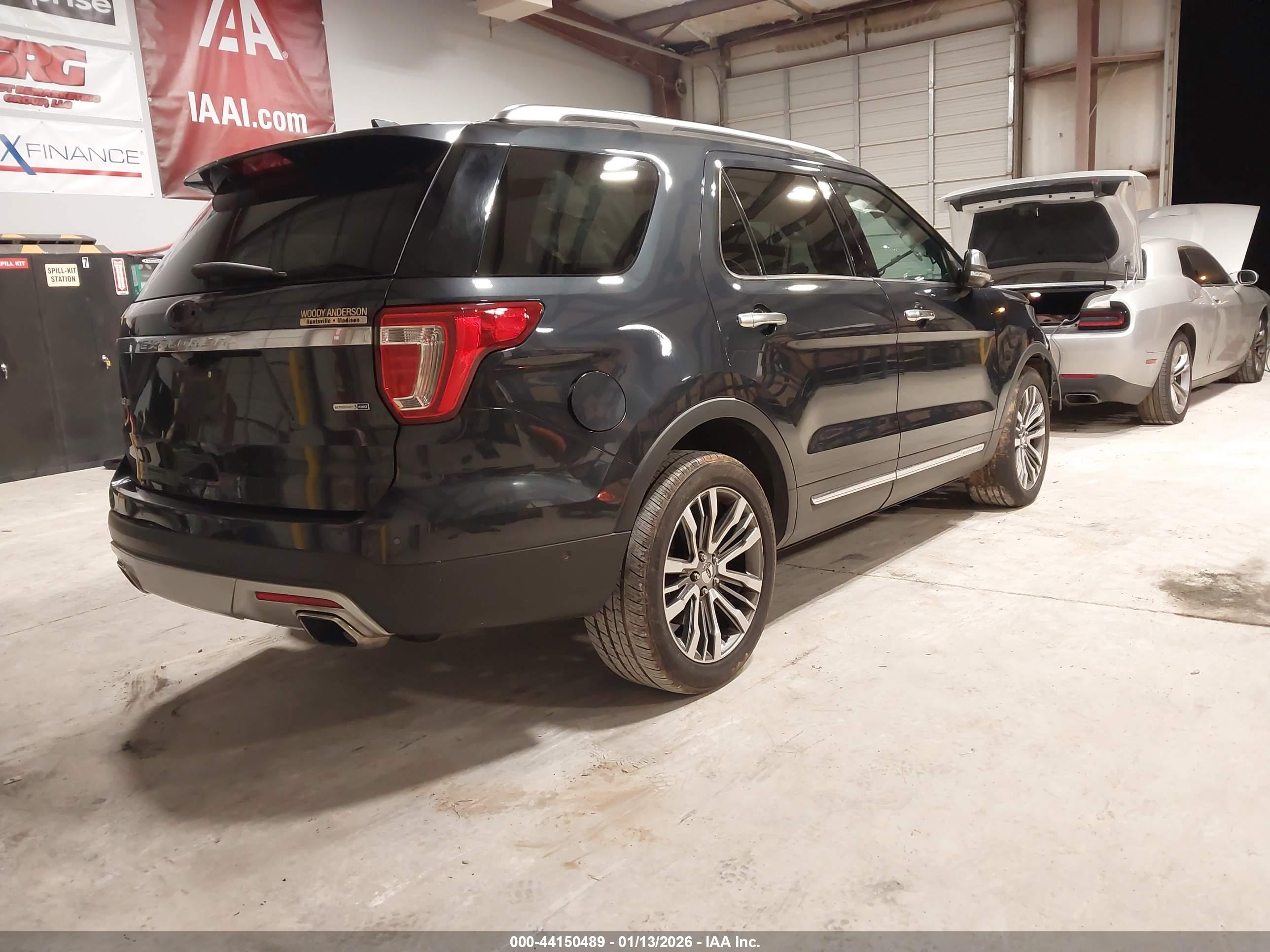 FORD EXPLORER image 4