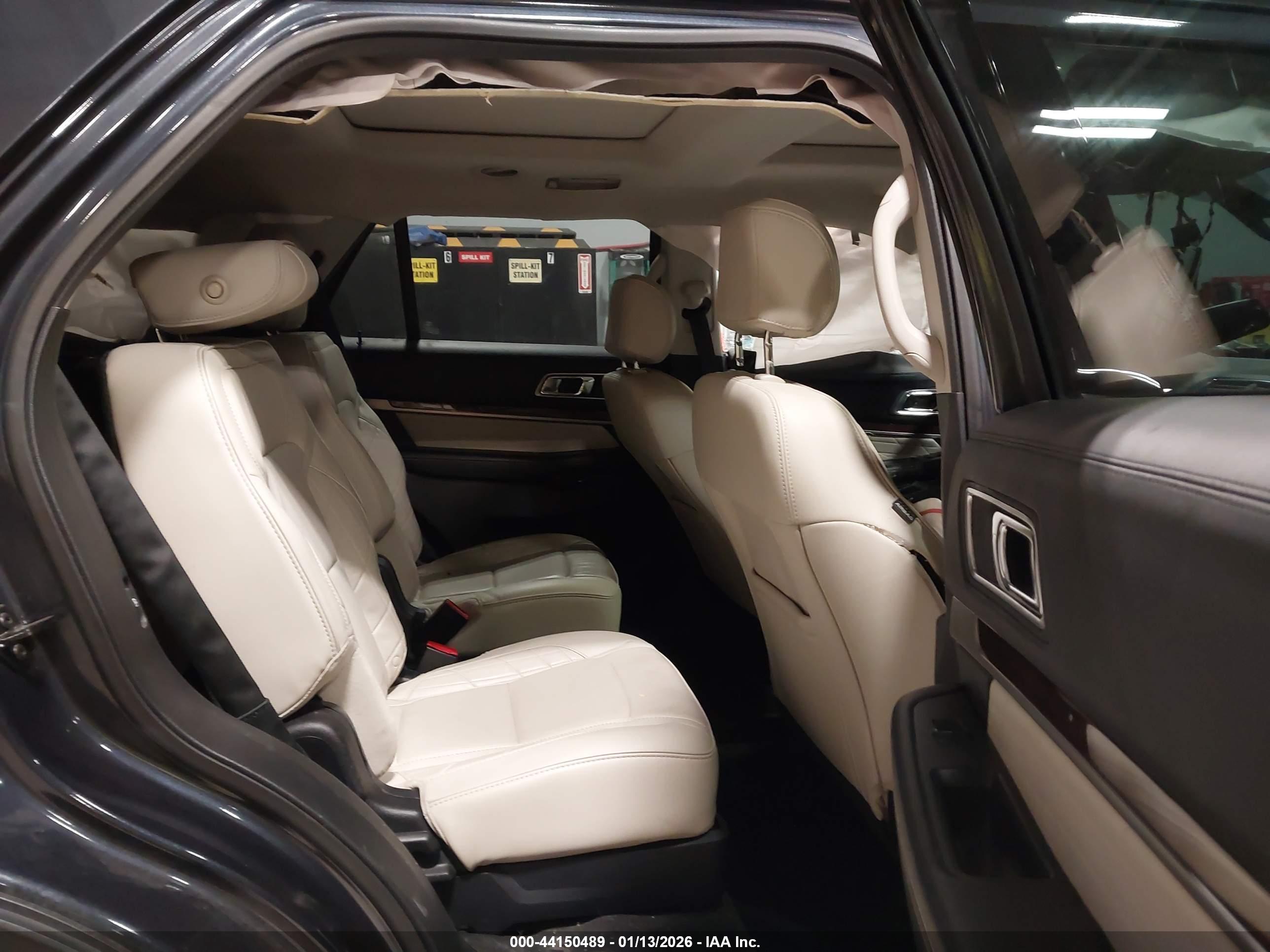 FORD EXPLORER image 8