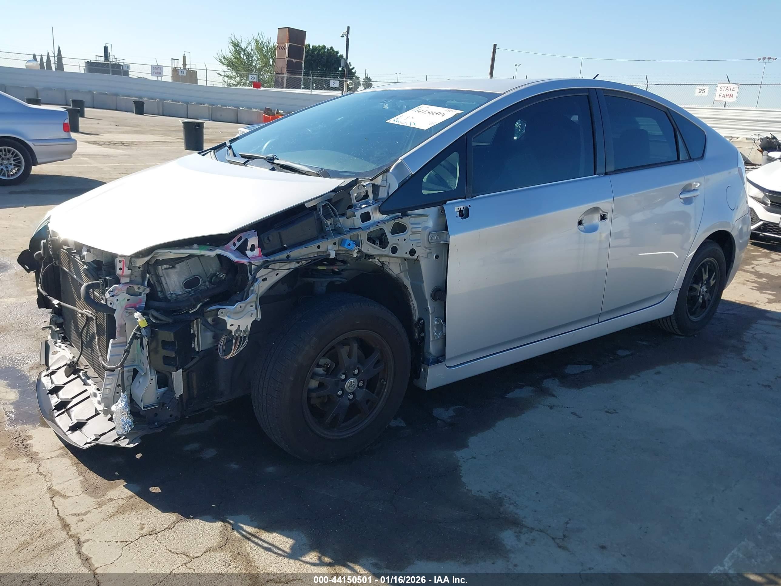 TOYOTA PRIUS image 2