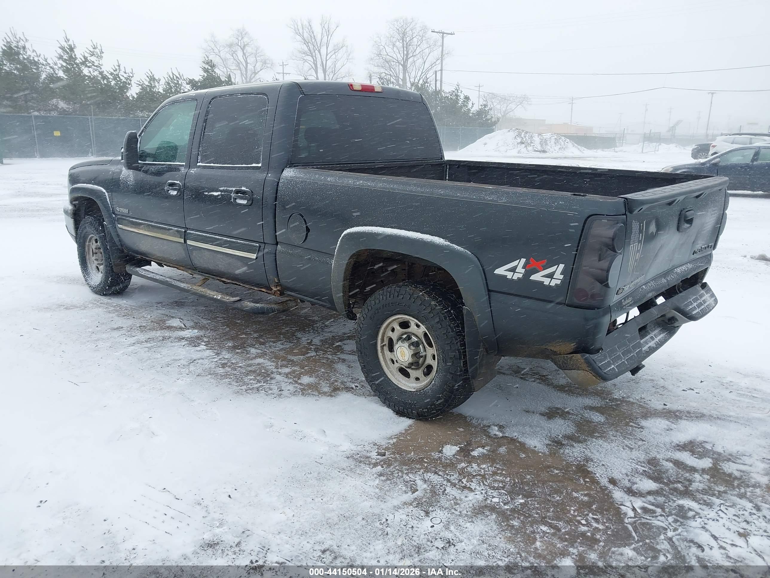 CHEVROLET SILVERADO image 3