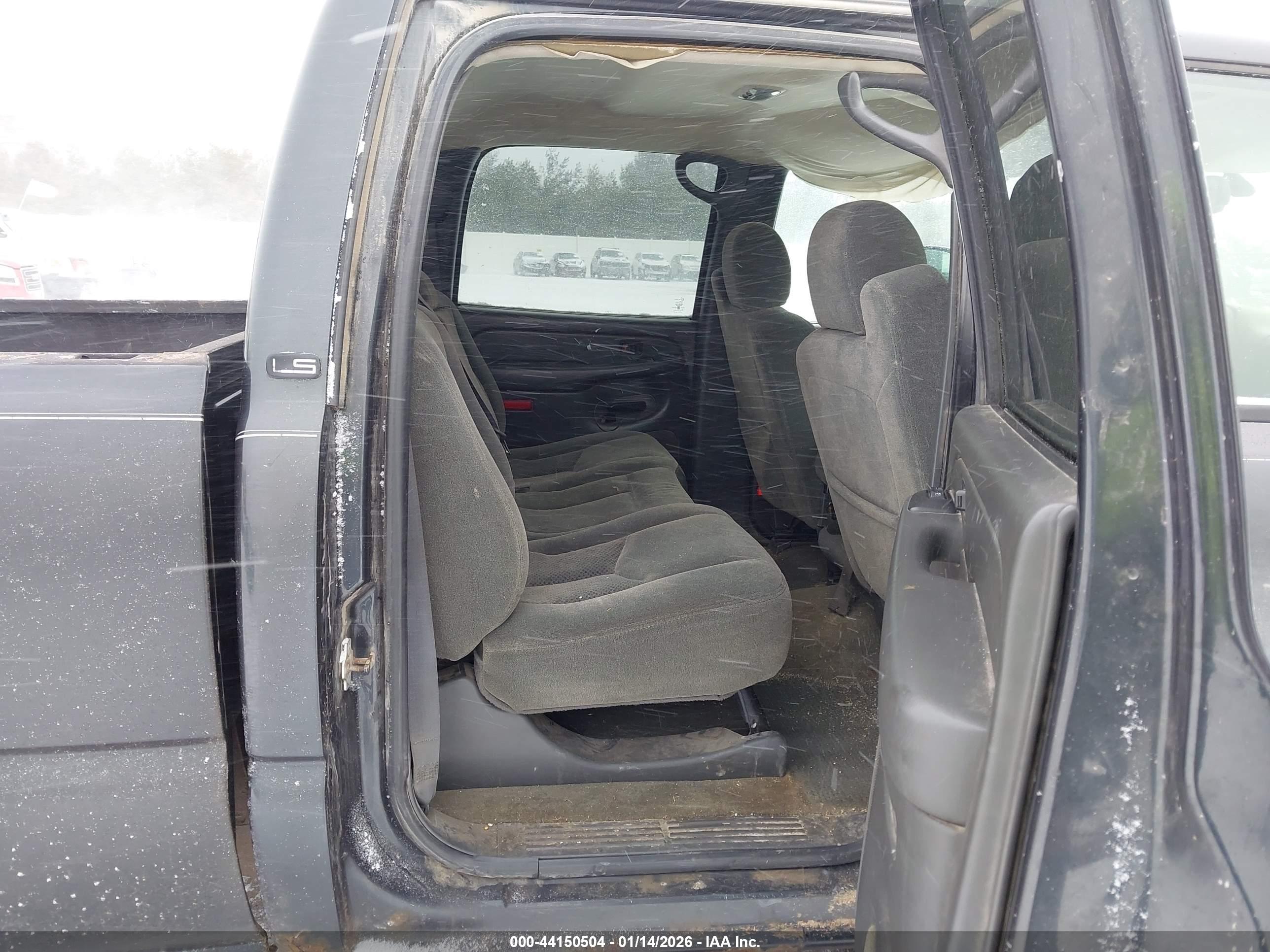 CHEVROLET SILVERADO image 8