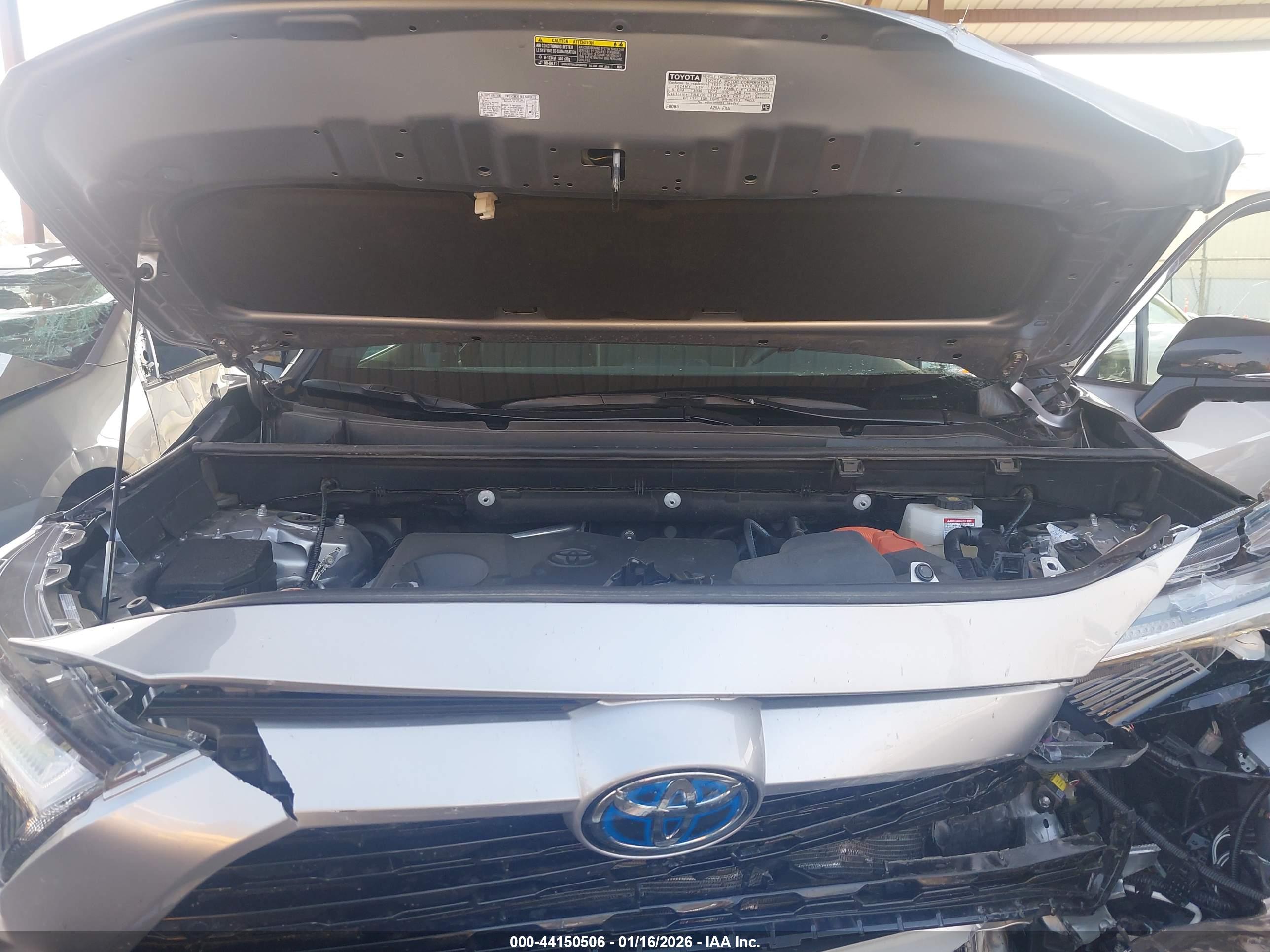 TOYOTA RAV4 image 10