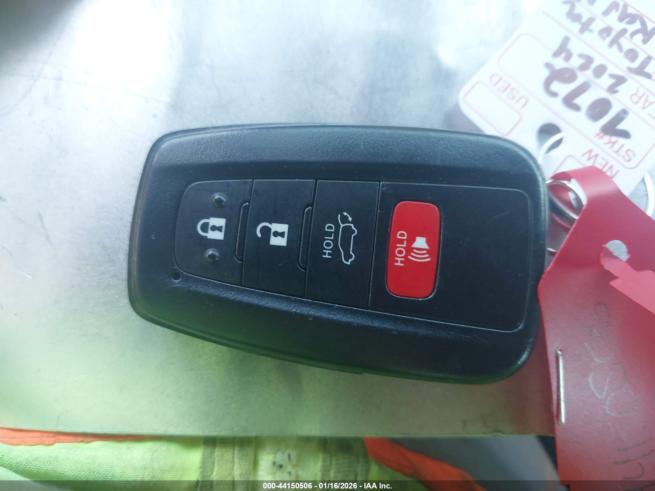 TOYOTA RAV4 image 11