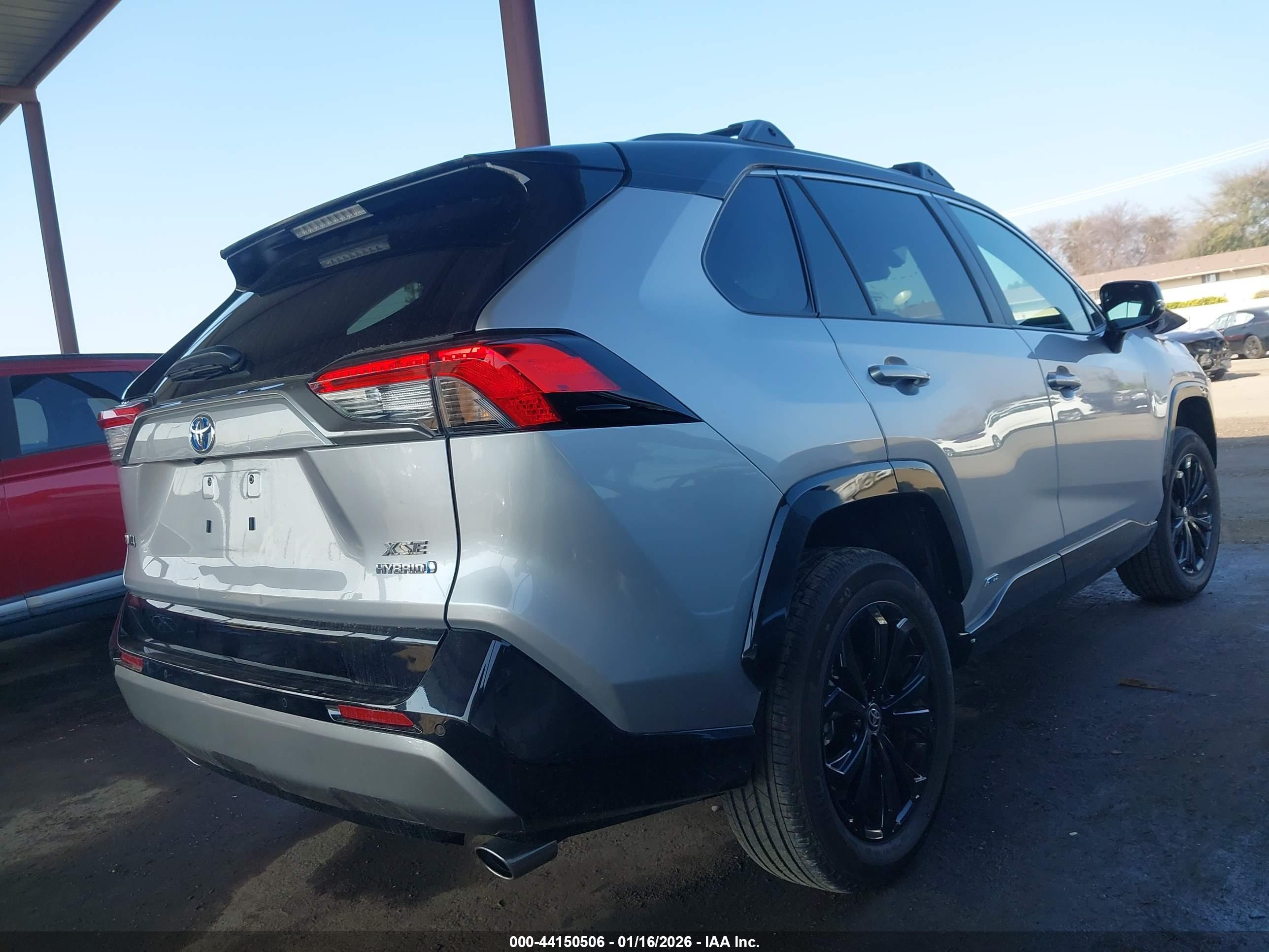 TOYOTA RAV4 image 4