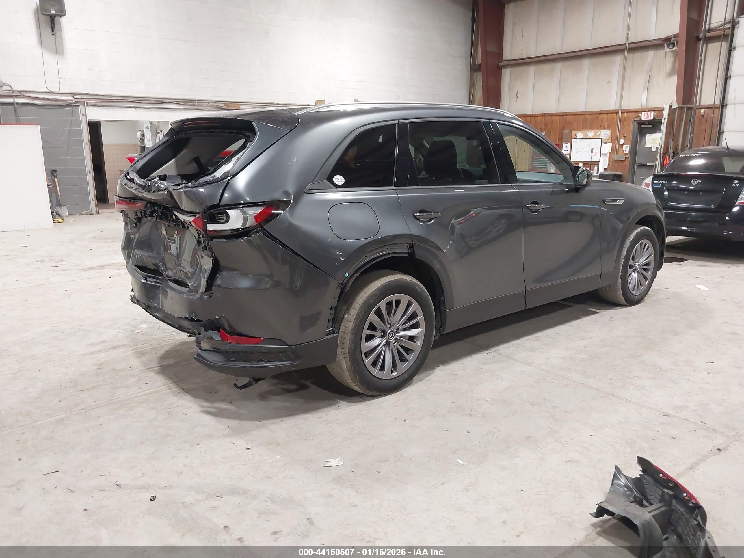MAZDA CX-90 image 4