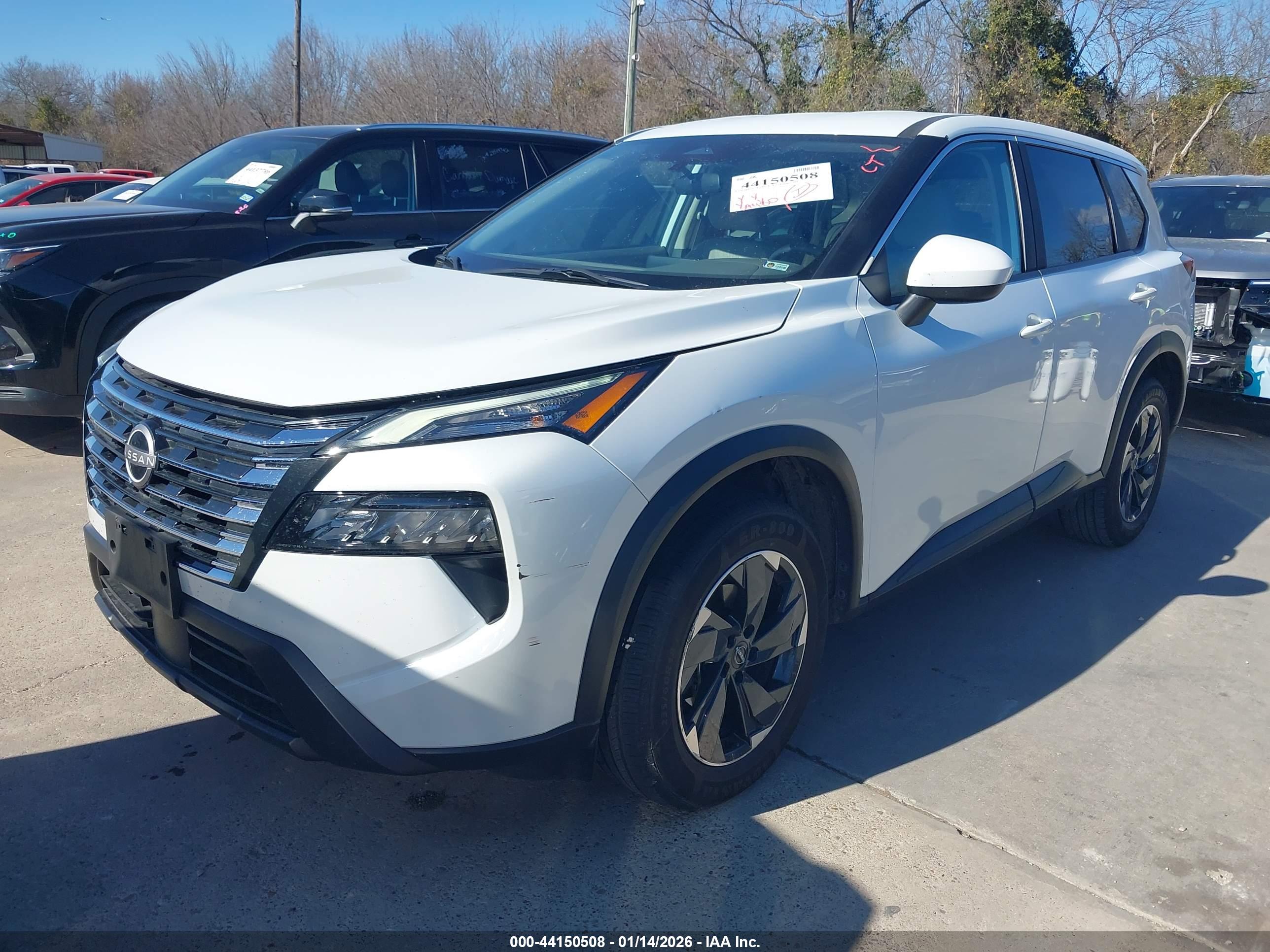 NISSAN ROGUE image 2