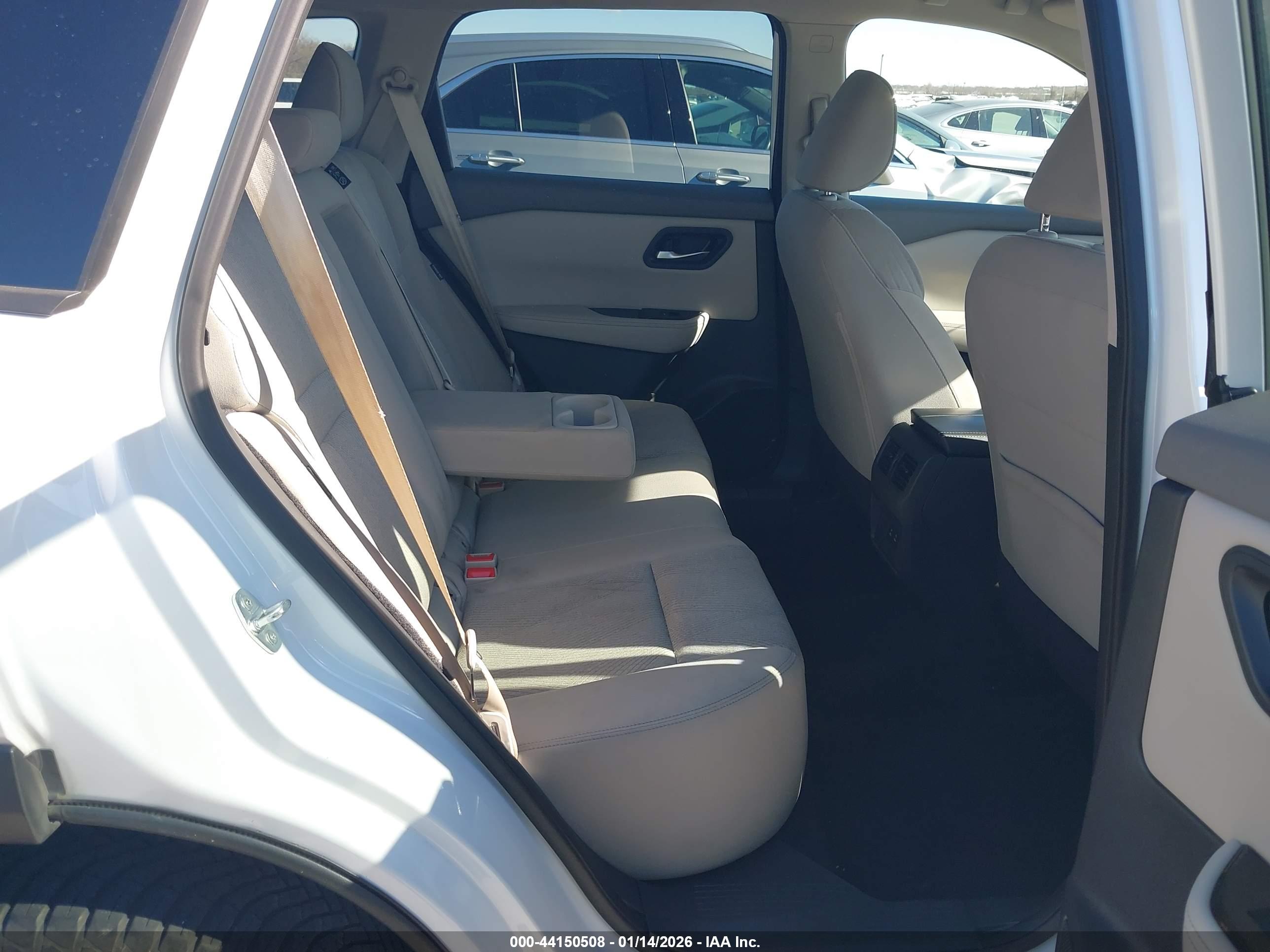 NISSAN ROGUE image 8
