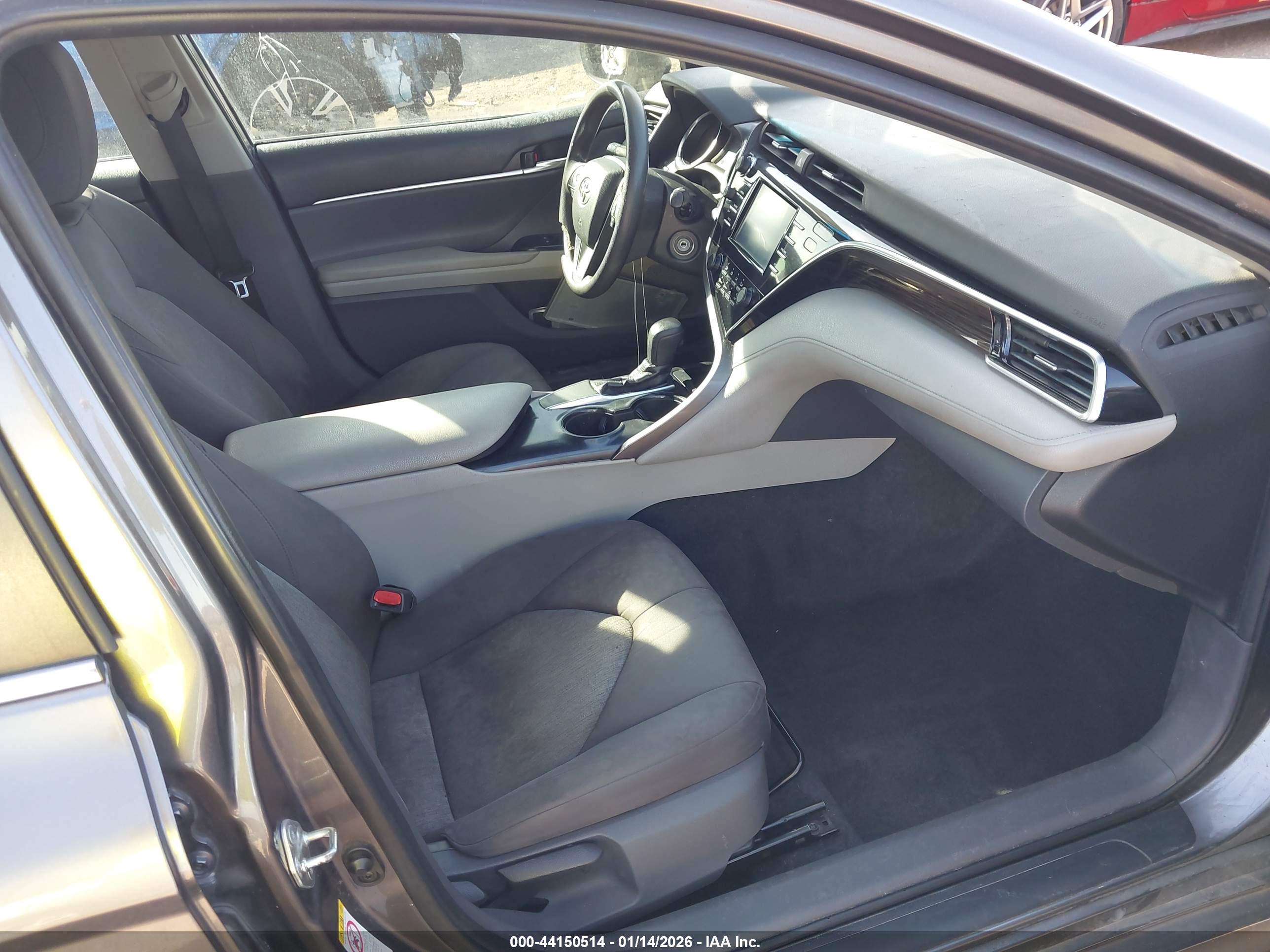 TOYOTA CAMRY image 5