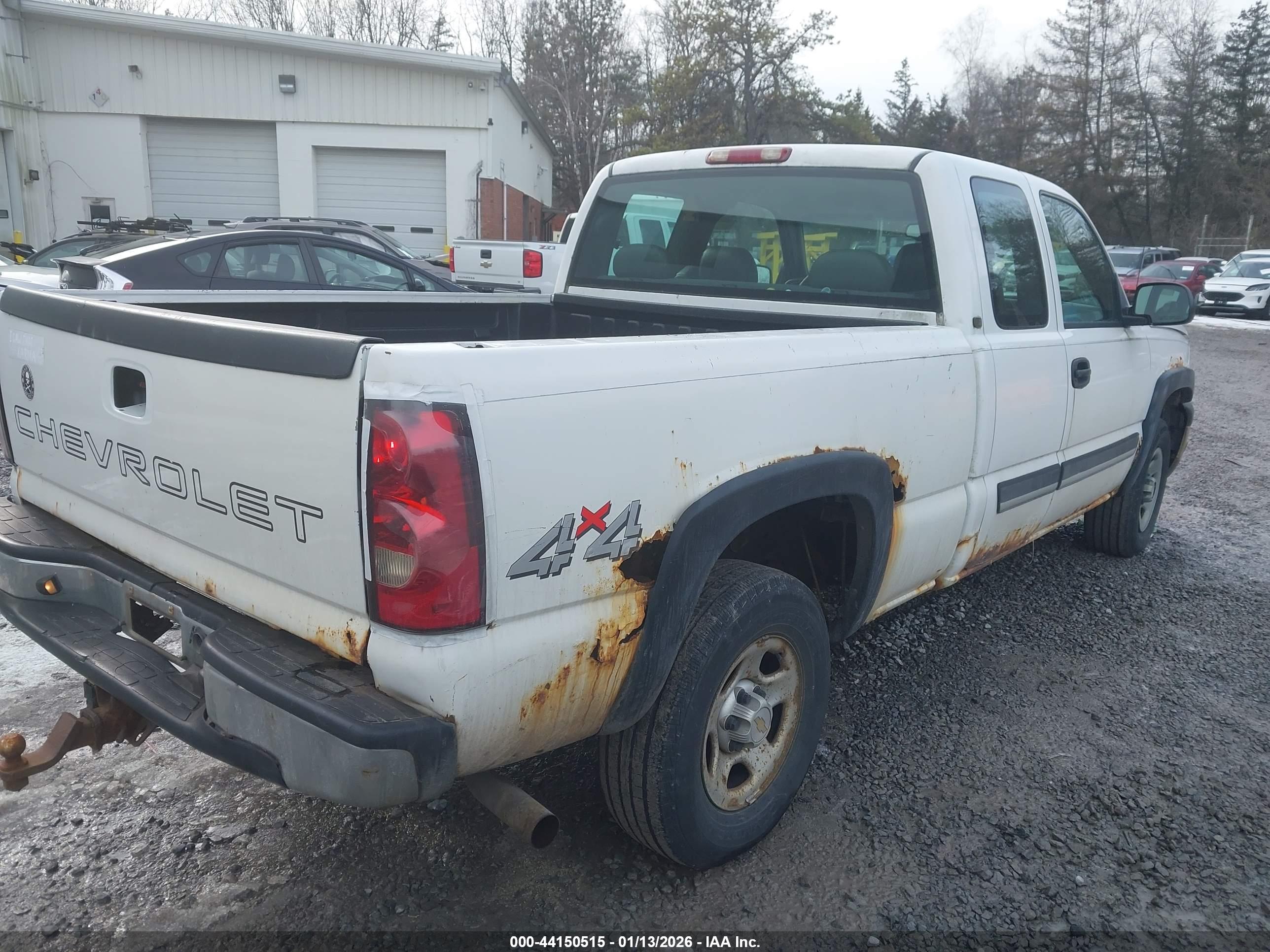 CHEVROLET SILVERADO image 4