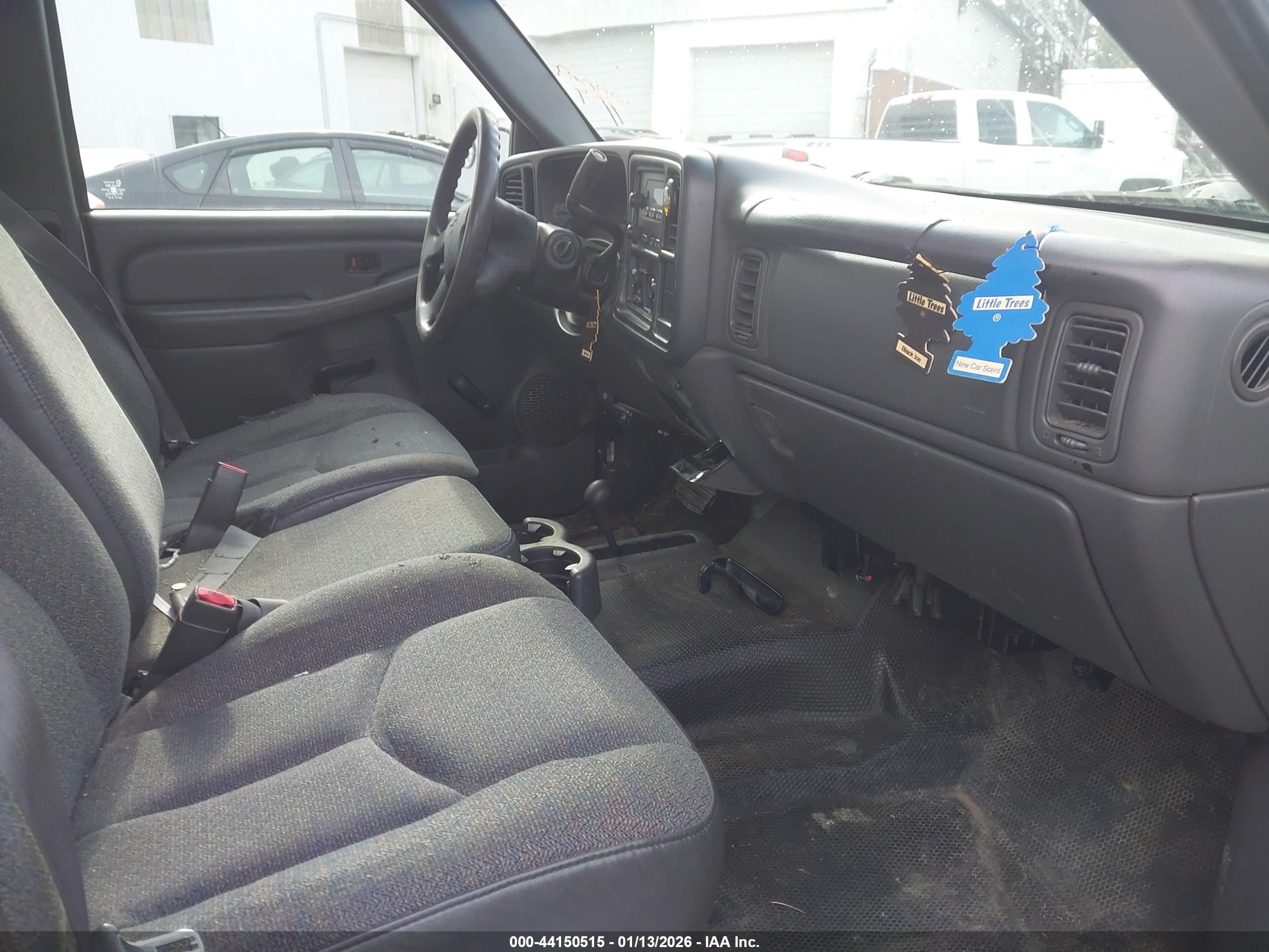 CHEVROLET SILVERADO image 5