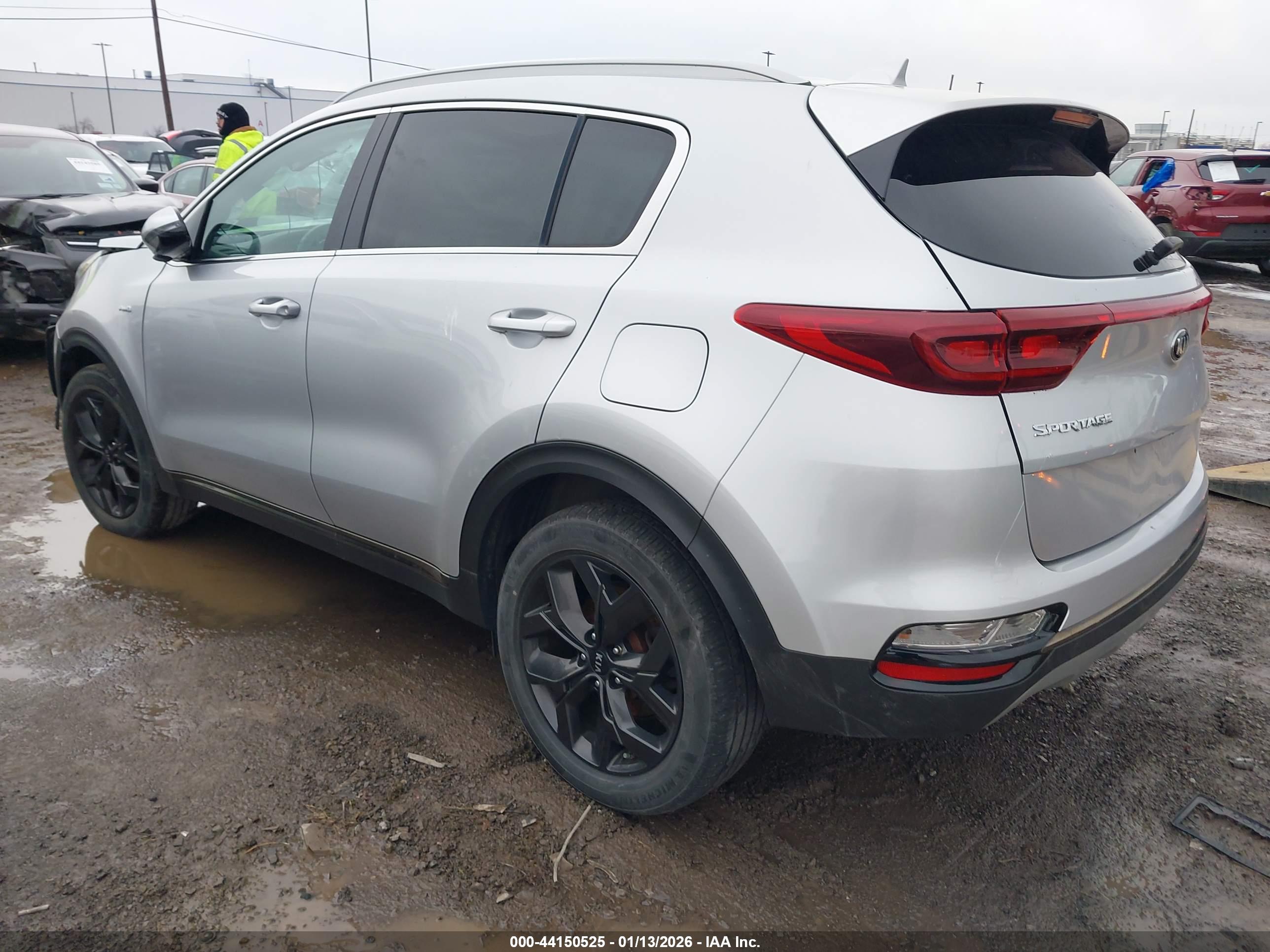 KIA SPORTAGE image 3