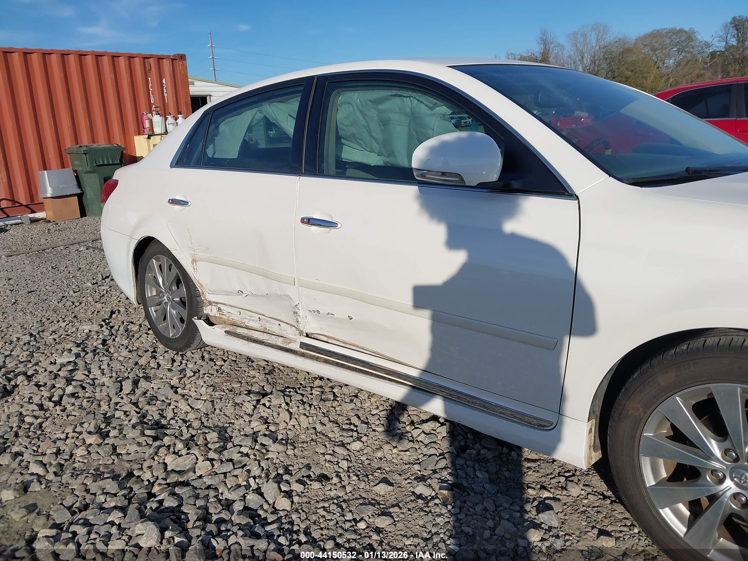 TOYOTA AVALON image 6