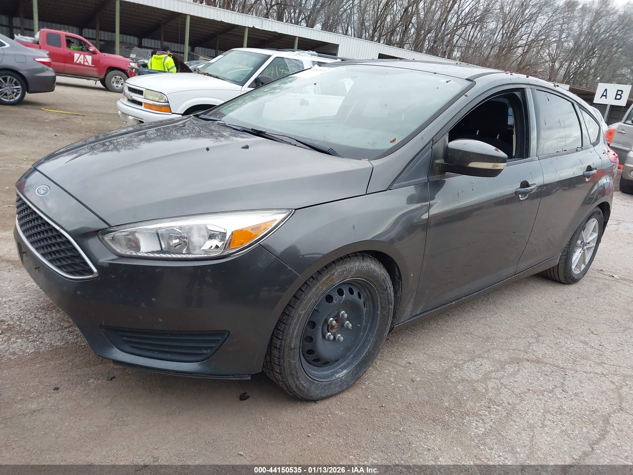 FORD FOCUS image 2