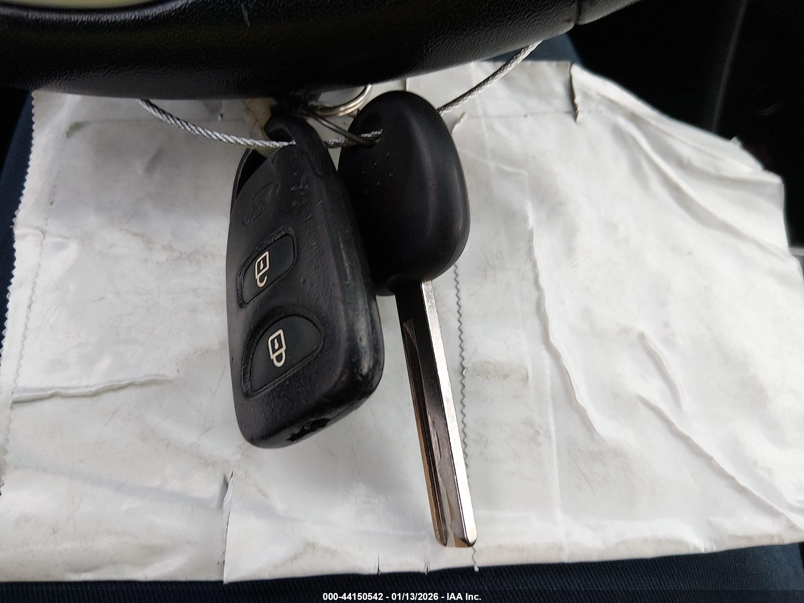 HYUNDAI ACCENT image 11