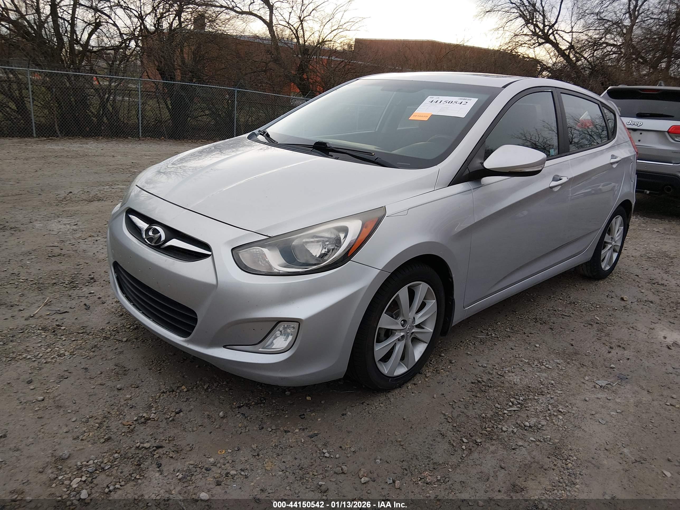 HYUNDAI ACCENT image 2