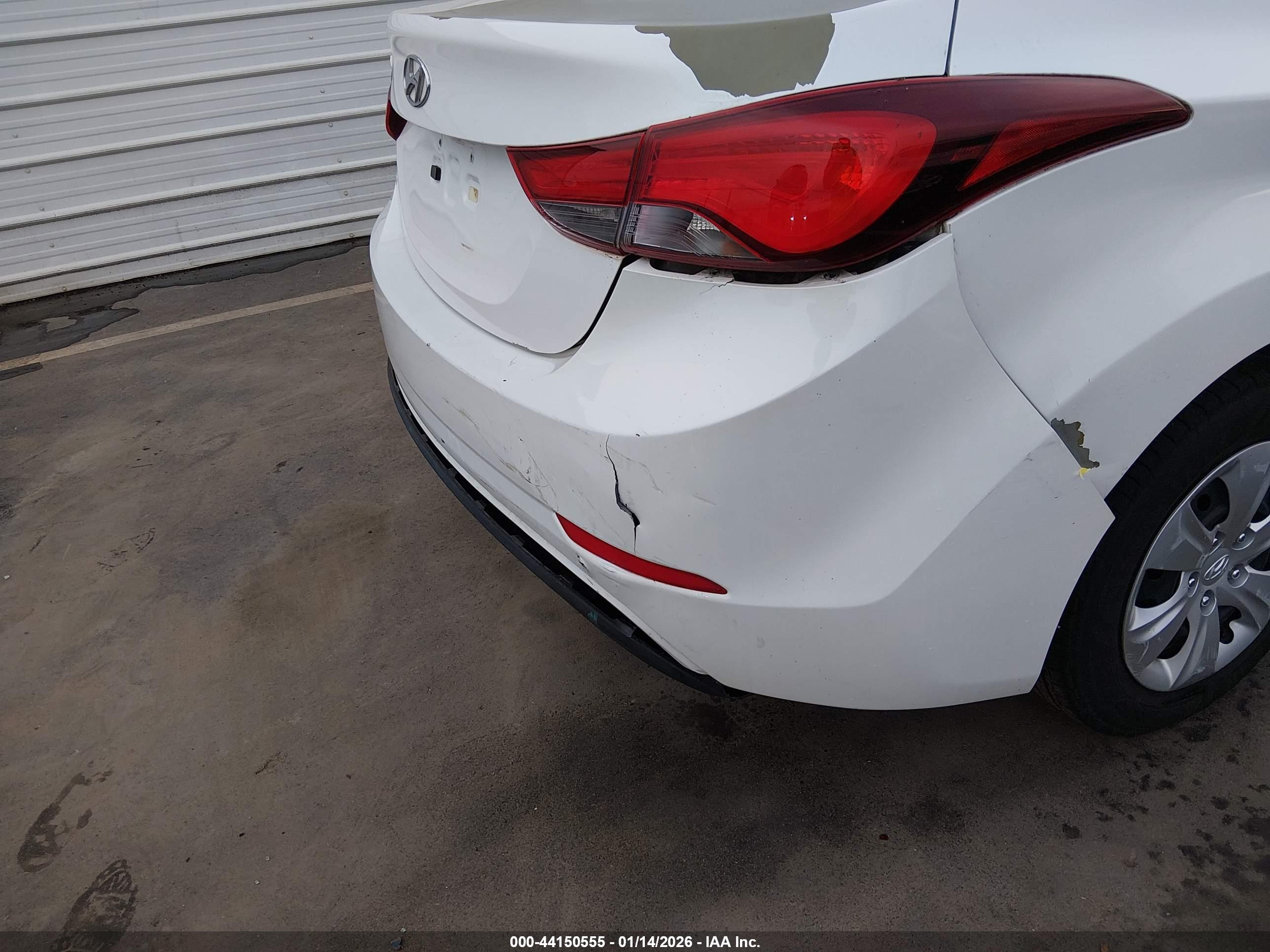 HYUNDAI ELANTRA image 6