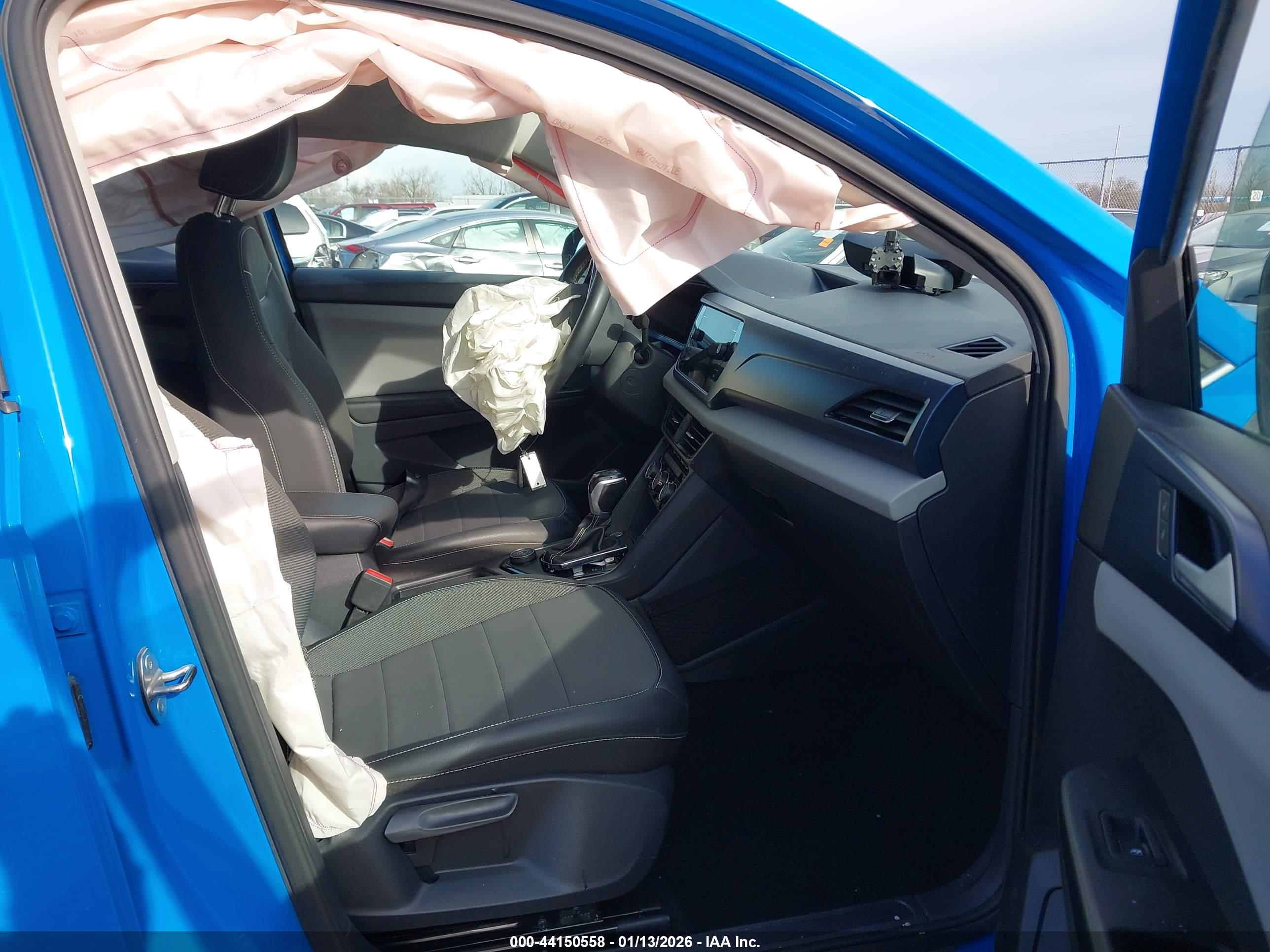 VOLKSWAGEN TAOS image 5