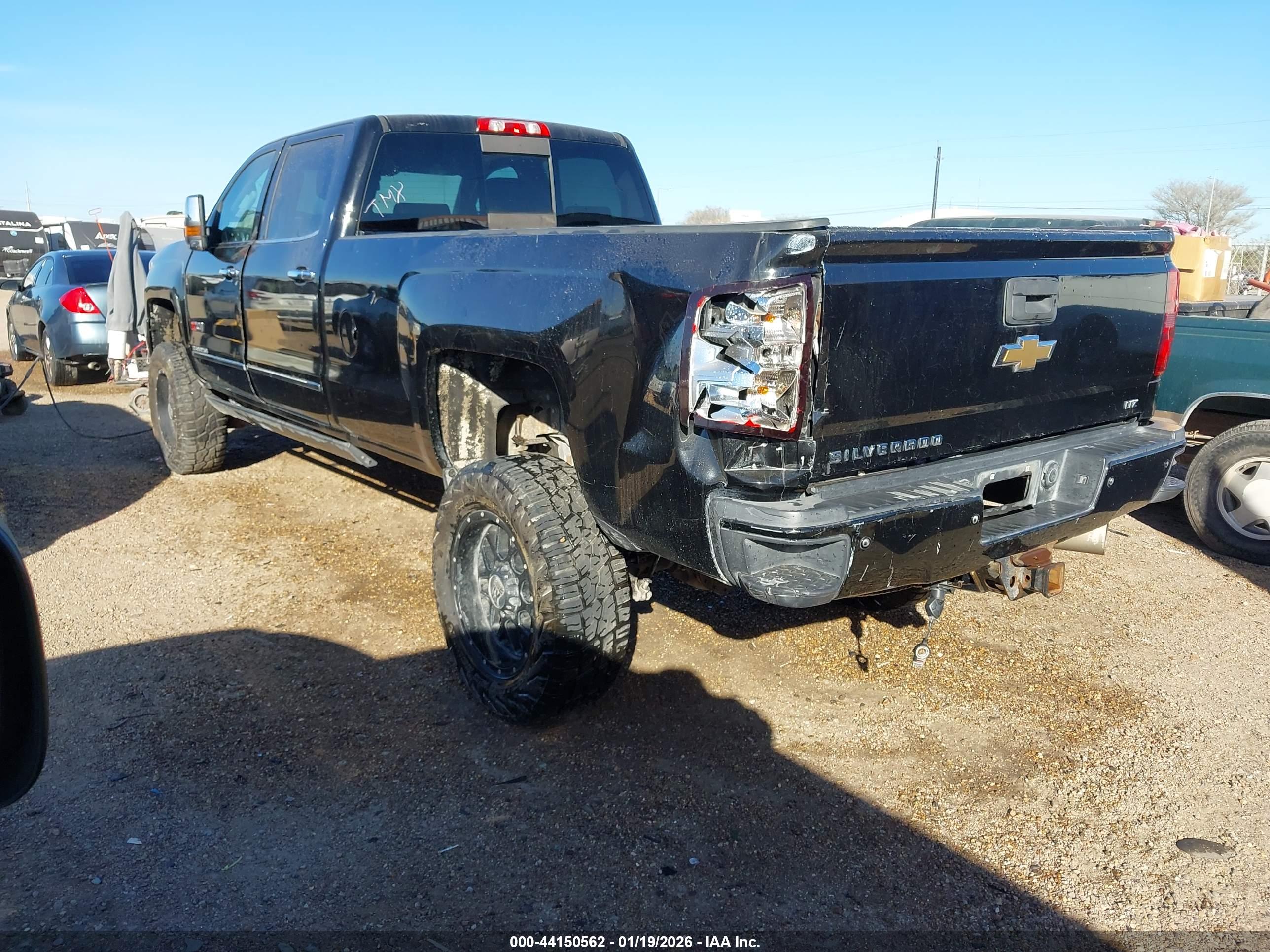 CHEVROLET SILVERADO image 3