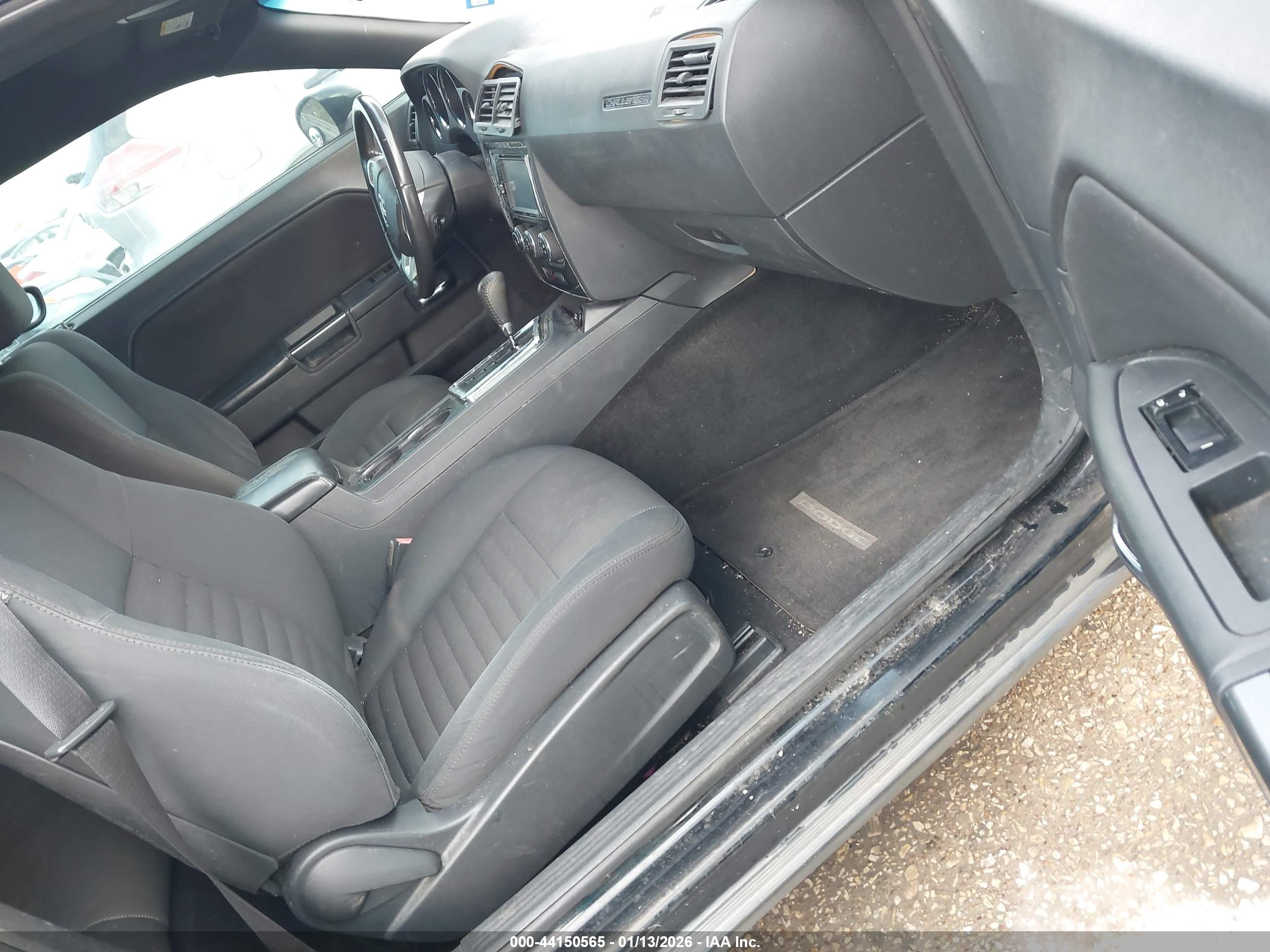 DODGE CHALLENGER image 5