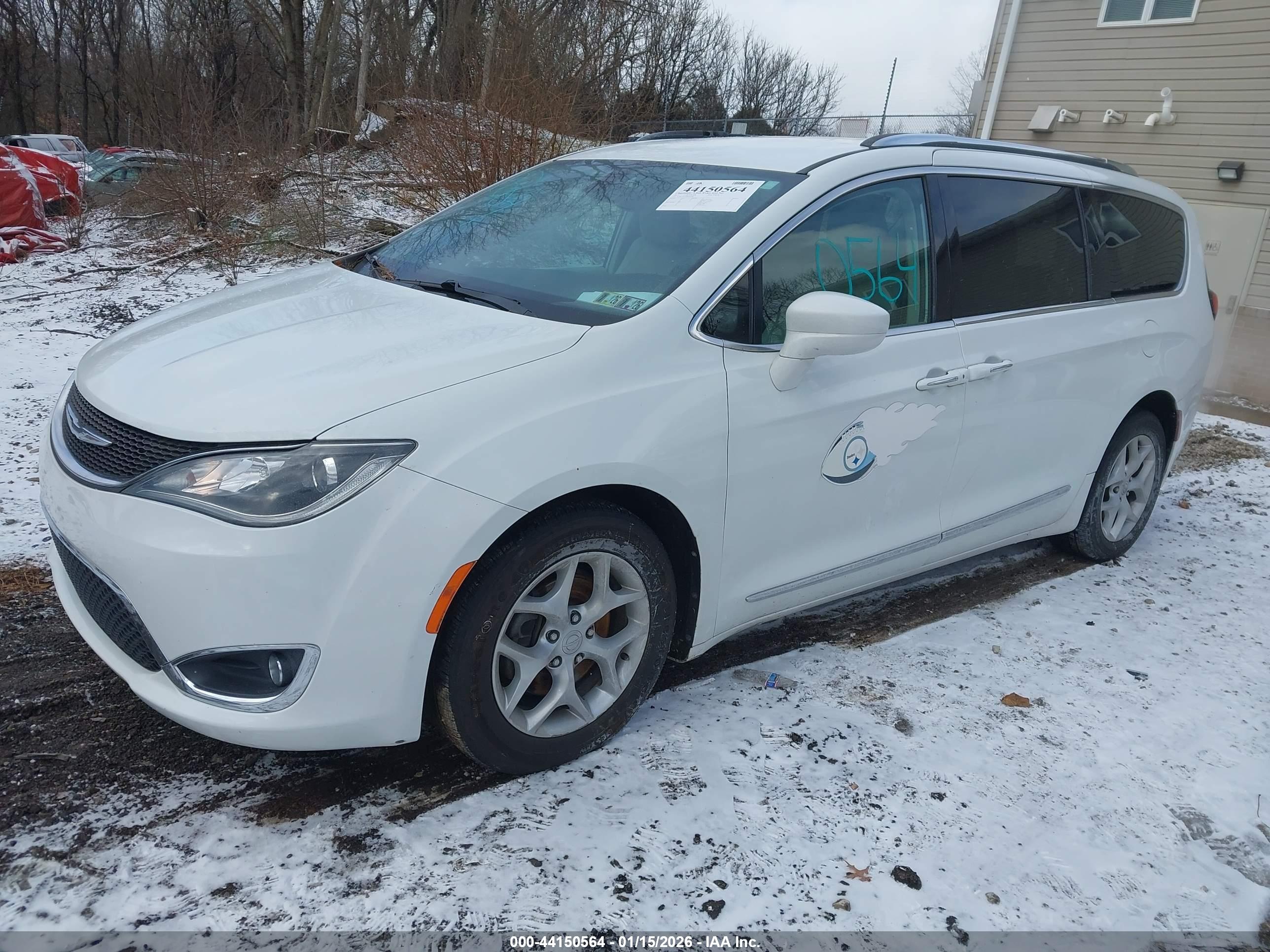 CHRYSLER PACIFICA image 2