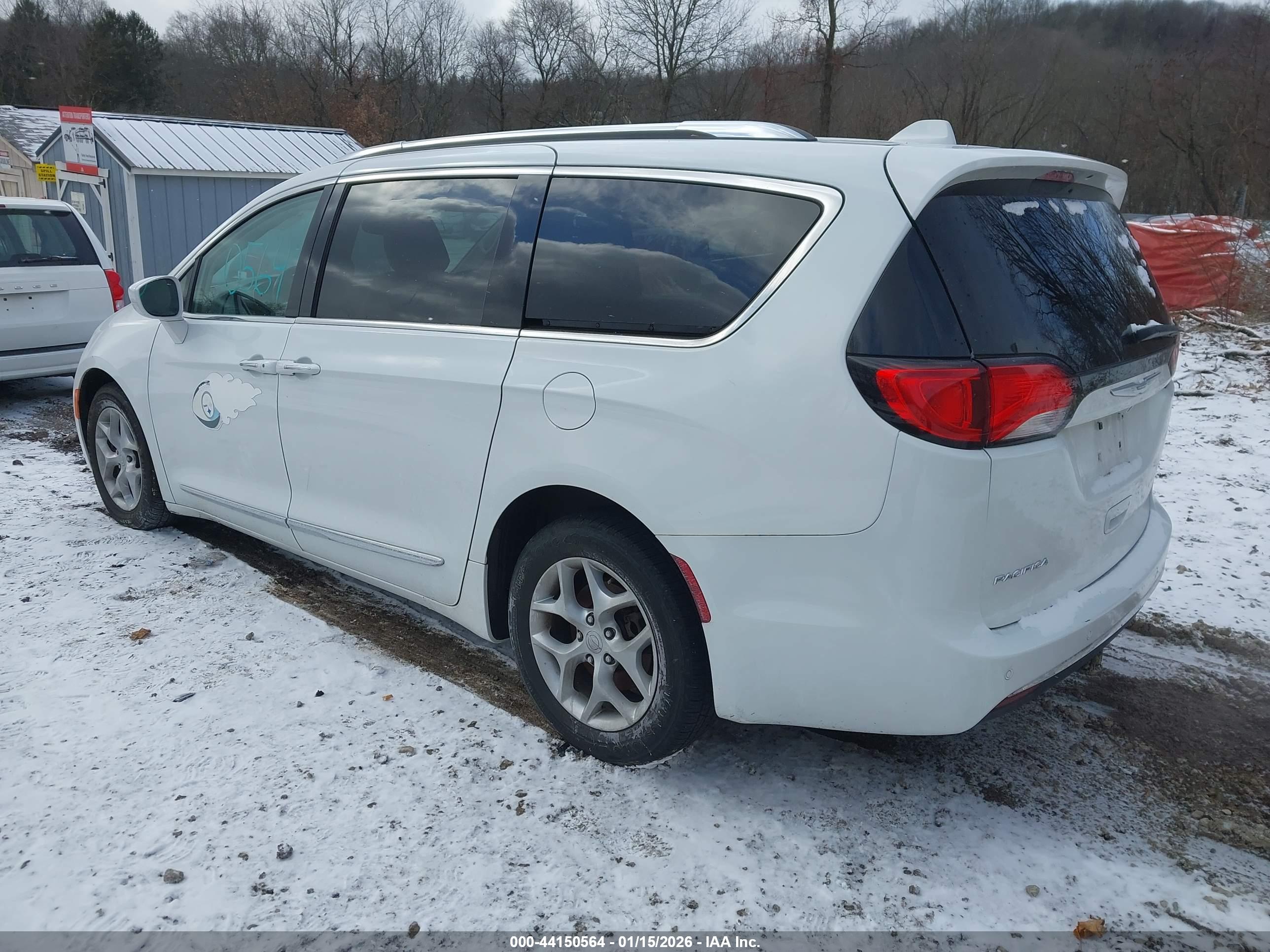 CHRYSLER PACIFICA image 3