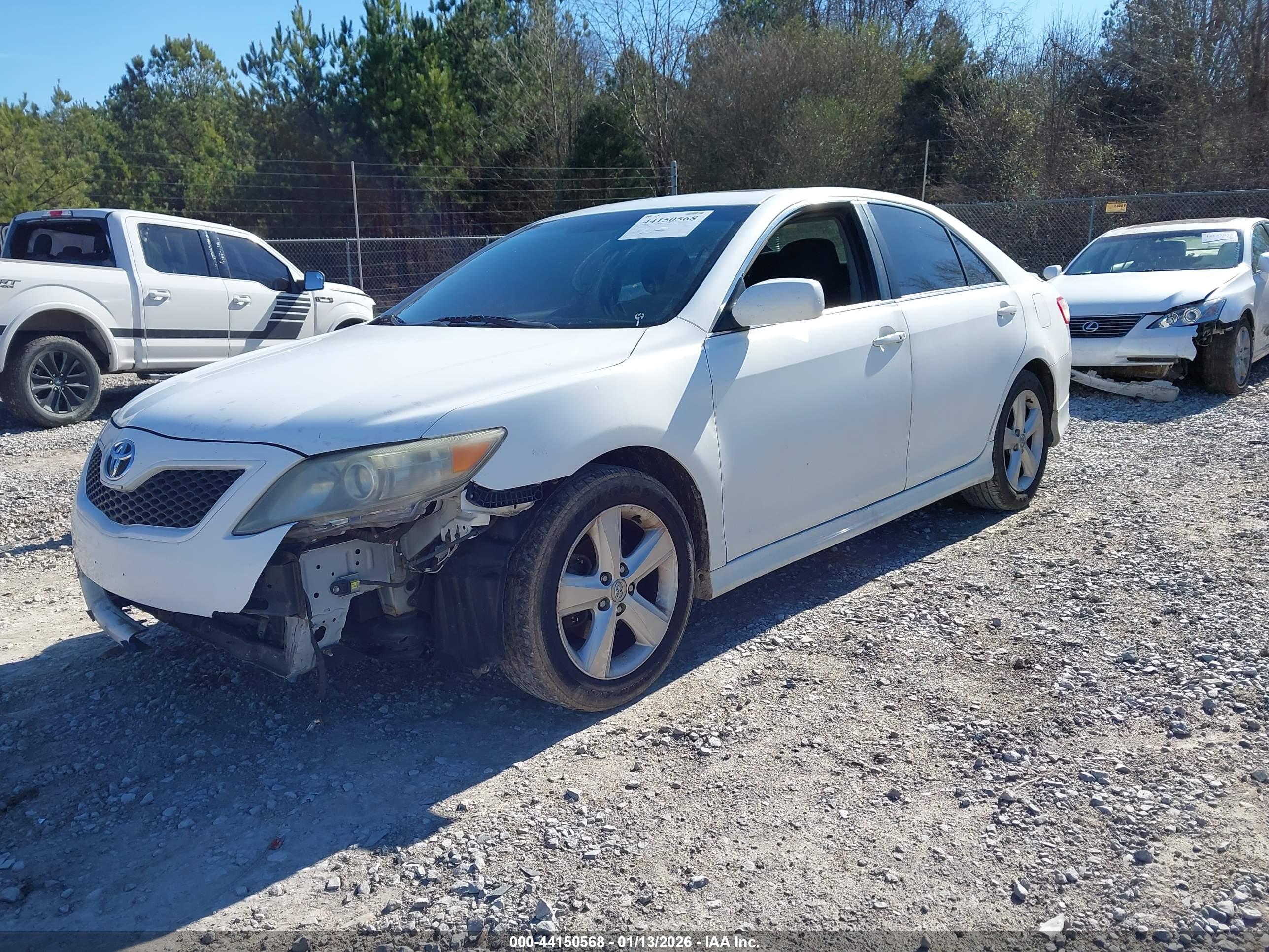 TOYOTA CAMRY image 2