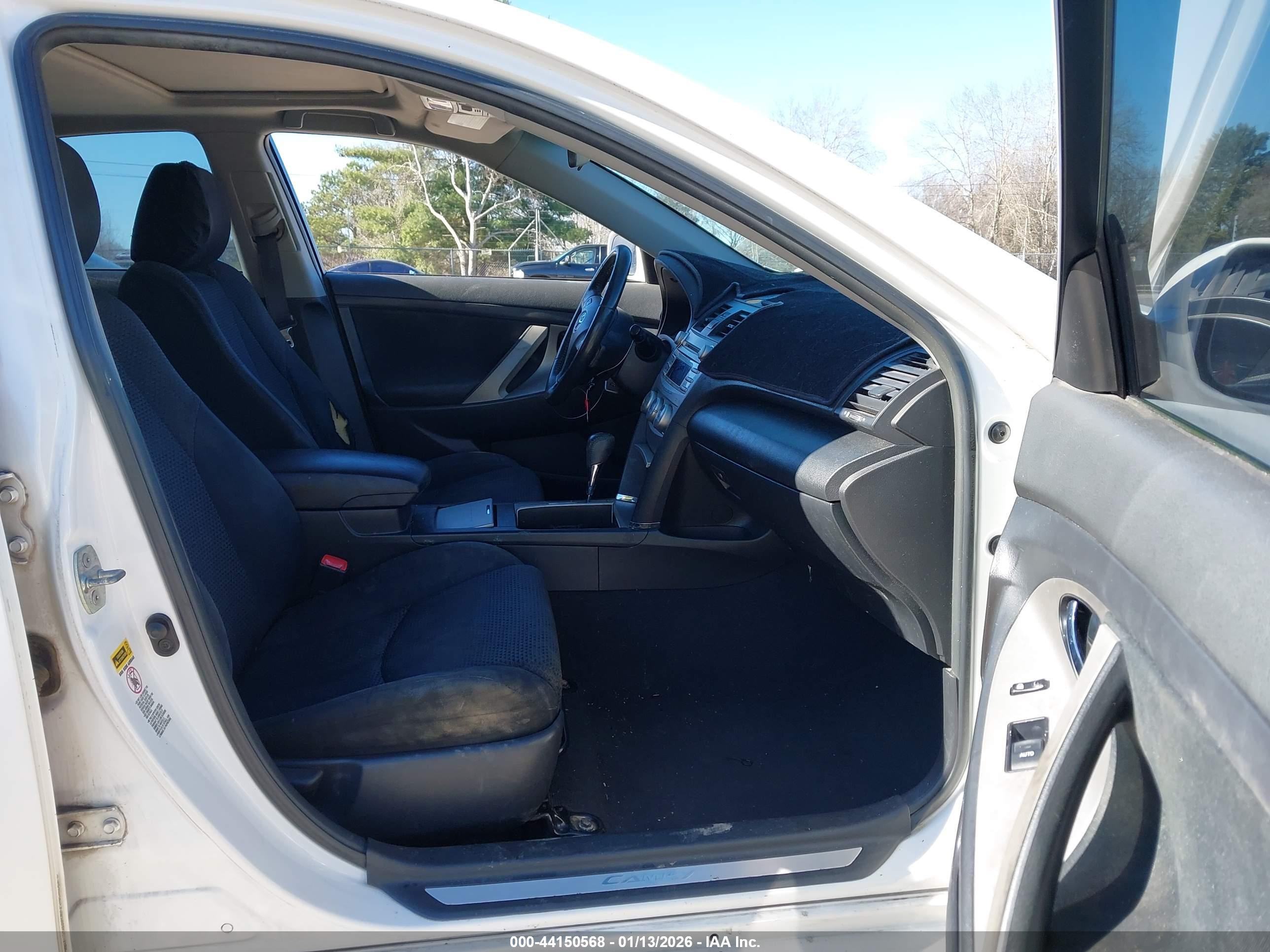 TOYOTA CAMRY image 5
