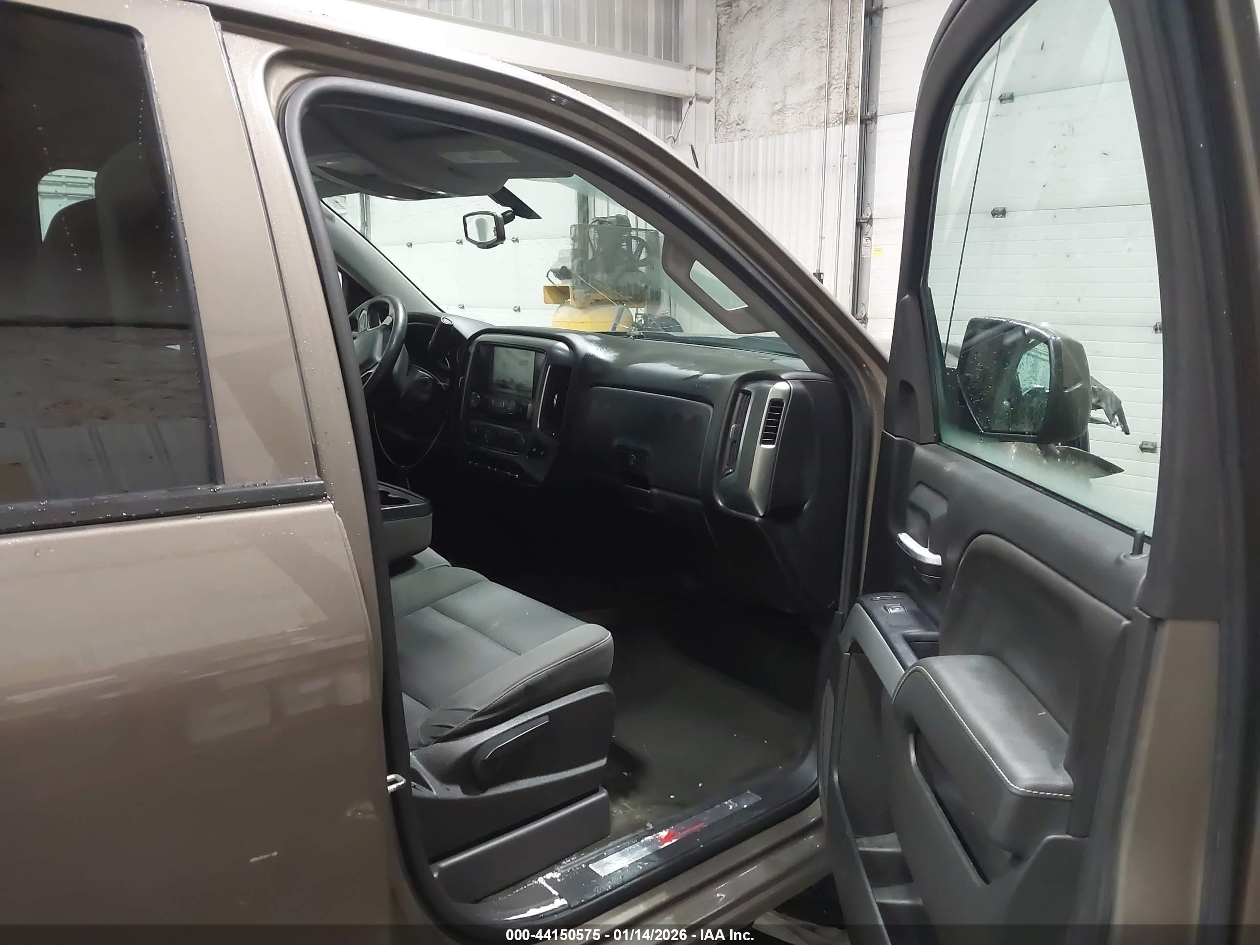 CHEVROLET SILVERADO image 5