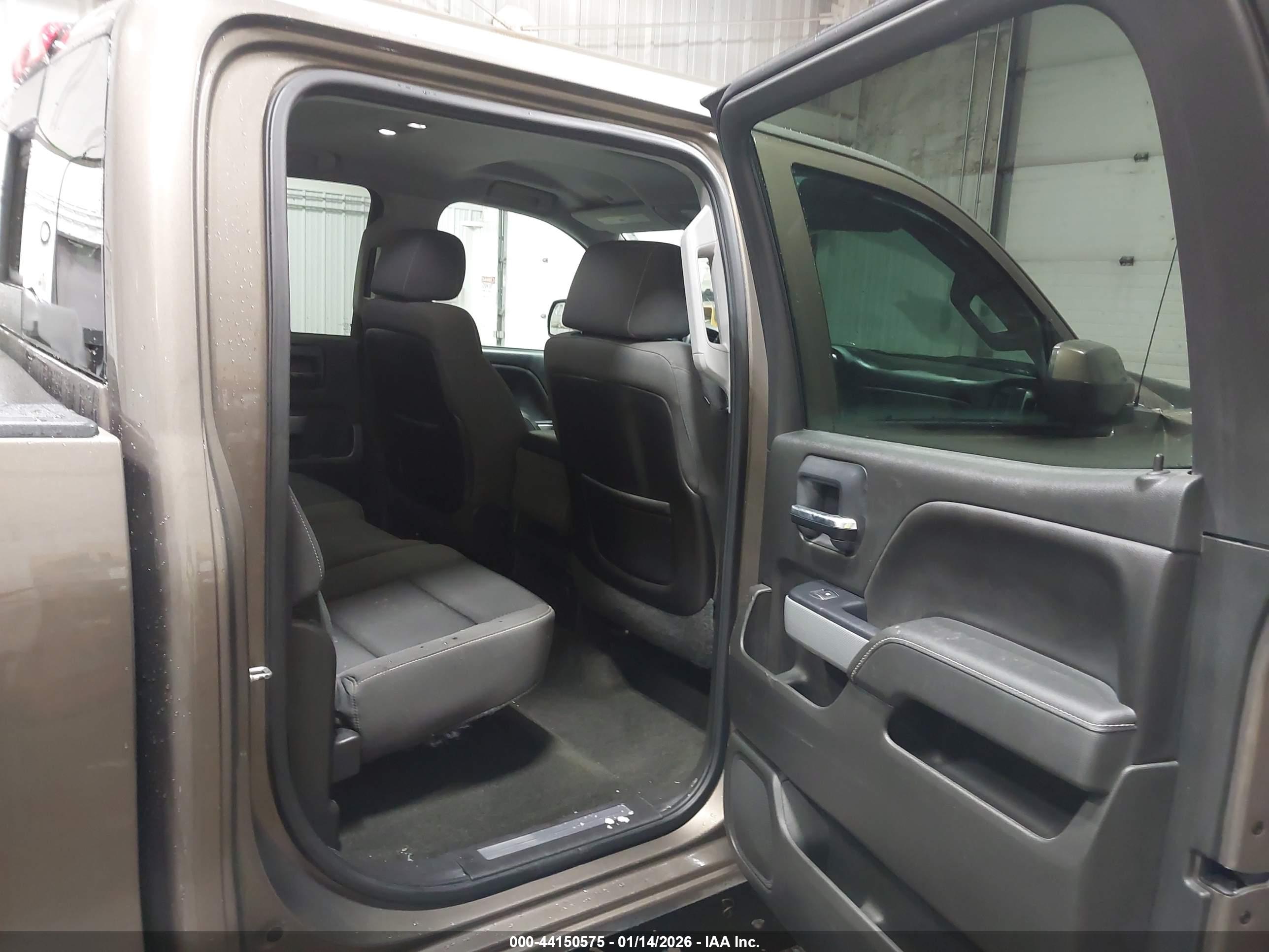 CHEVROLET SILVERADO image 8