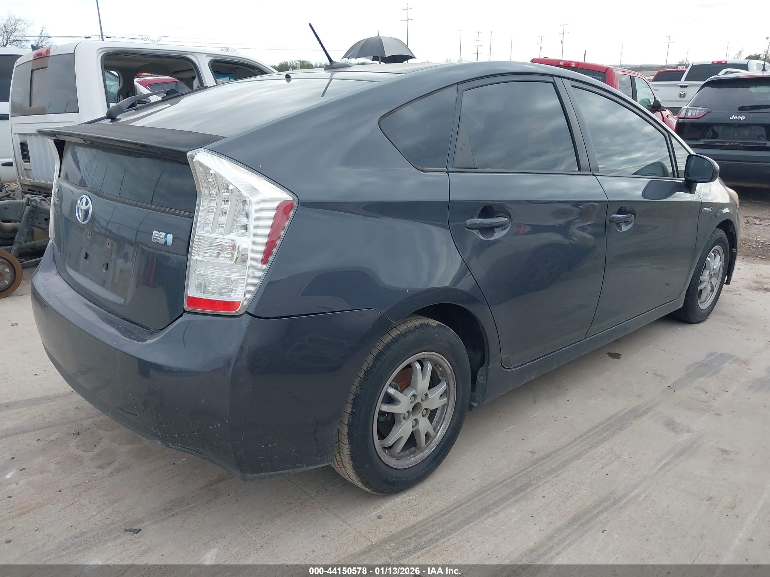 TOYOTA PRIUS image 4