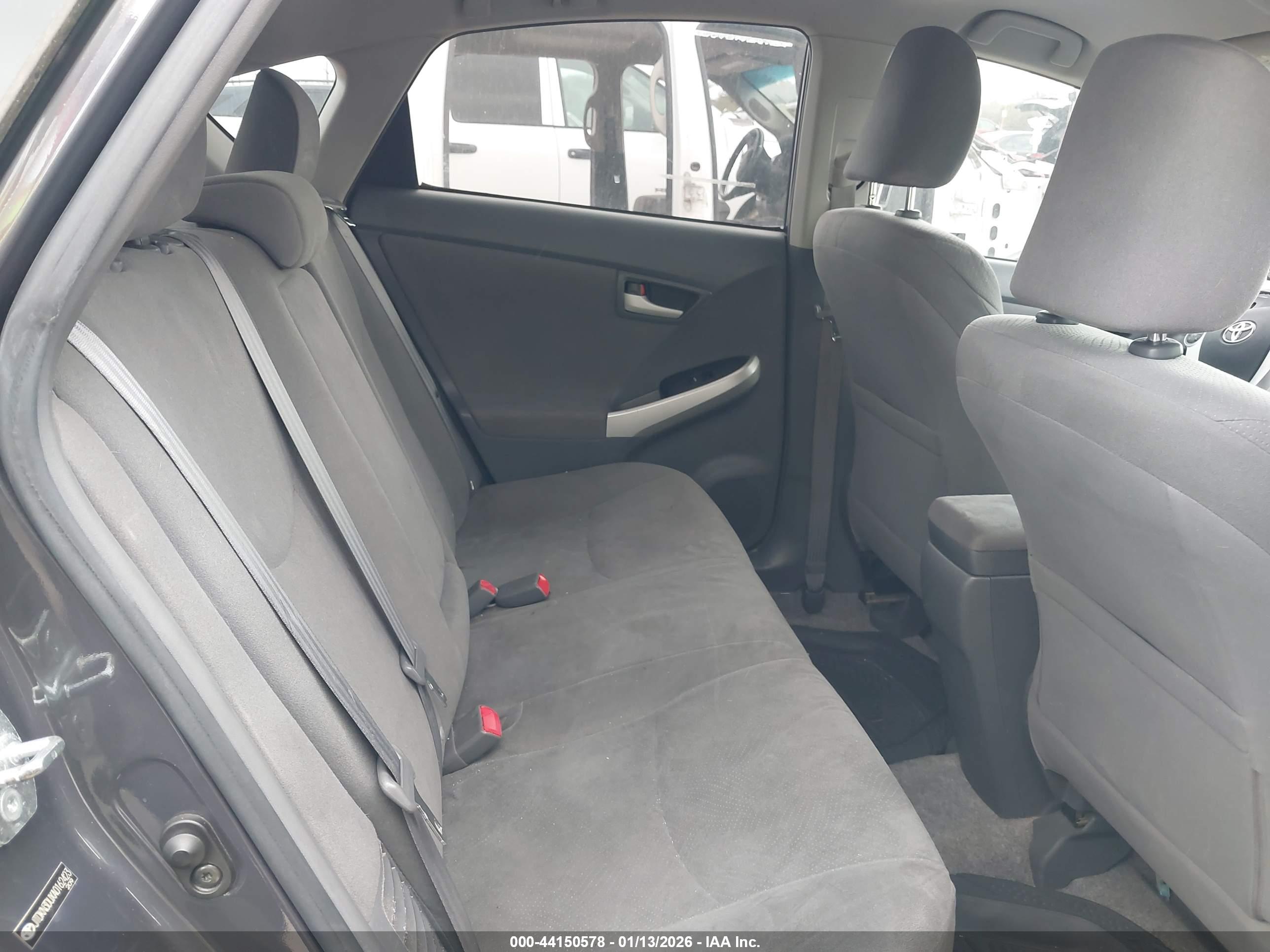 TOYOTA PRIUS image 8