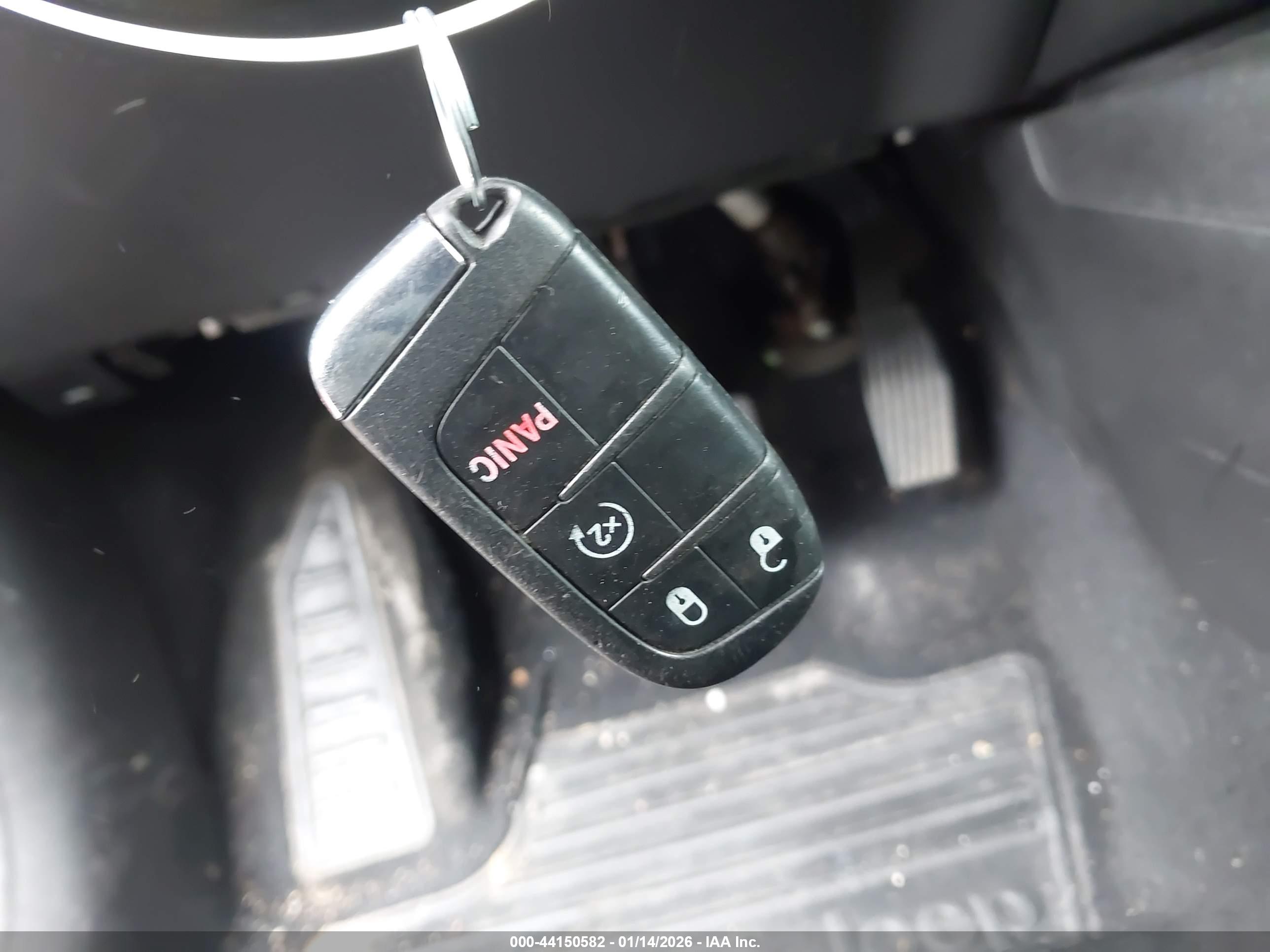 JEEP RENEGADE image 11