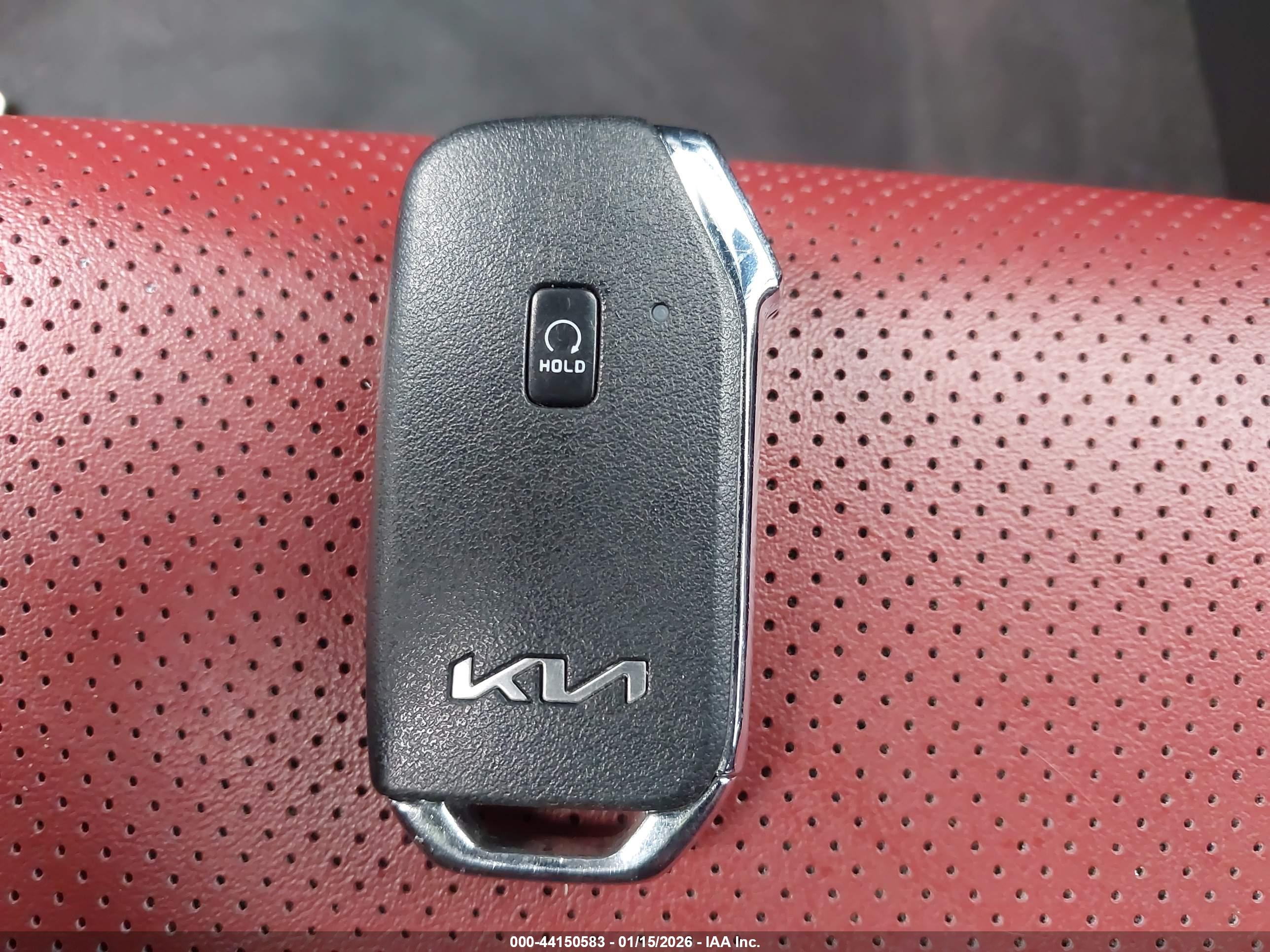 KIA K5 image 11