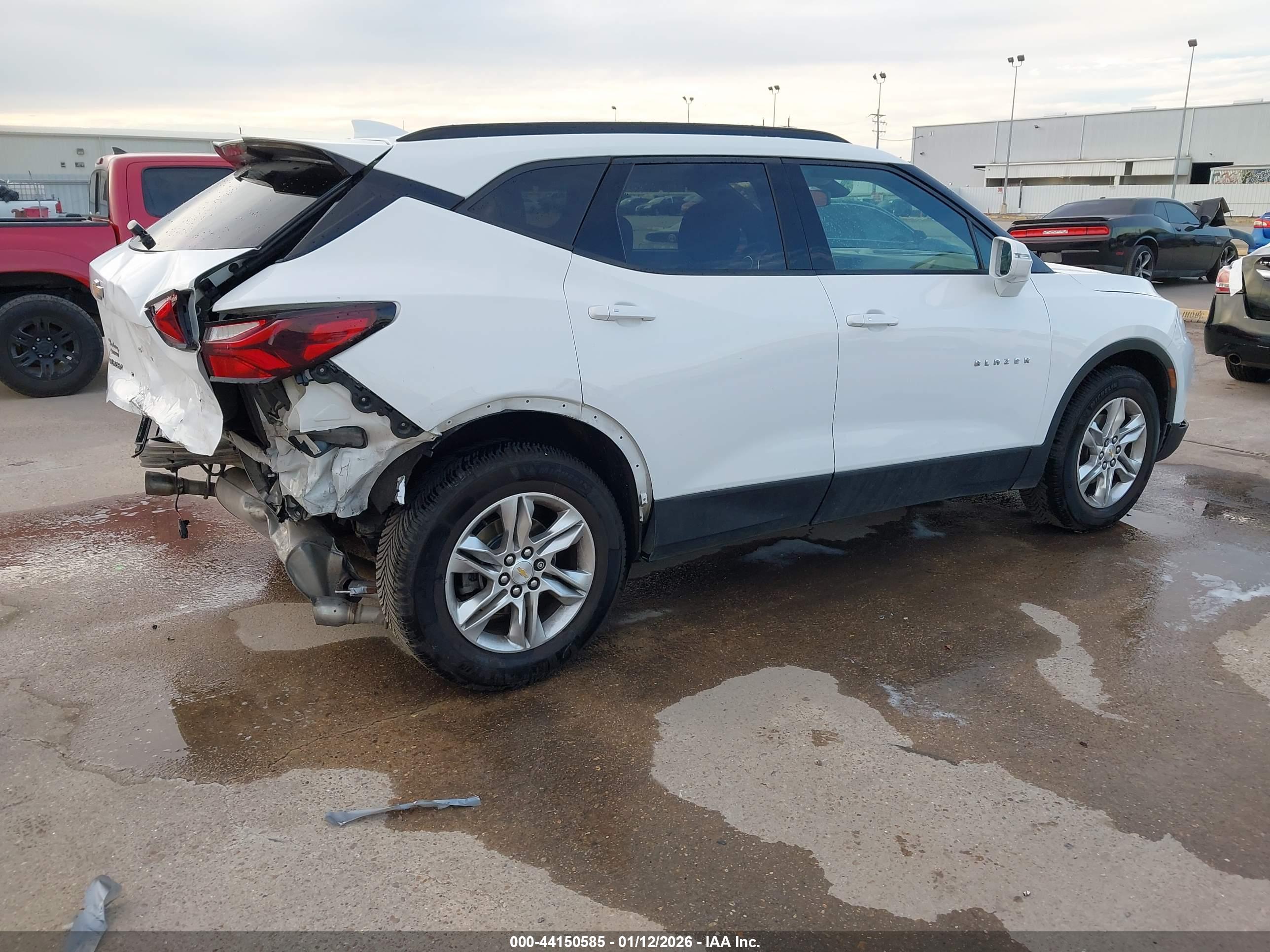 CHEVROLET BLAZER image 4